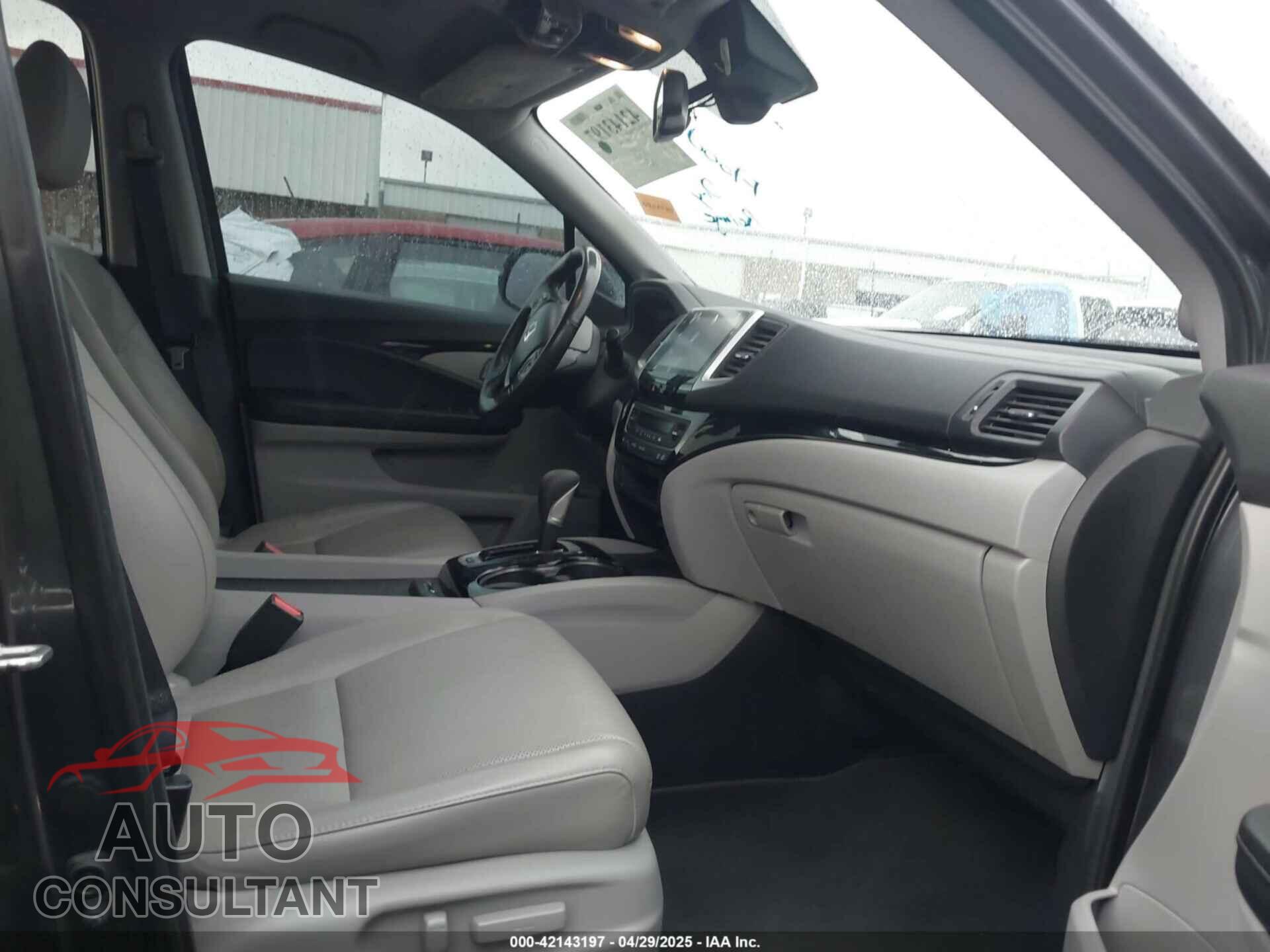 HONDA RIDGELINE 2018 - 5FPYK3F74JB012181