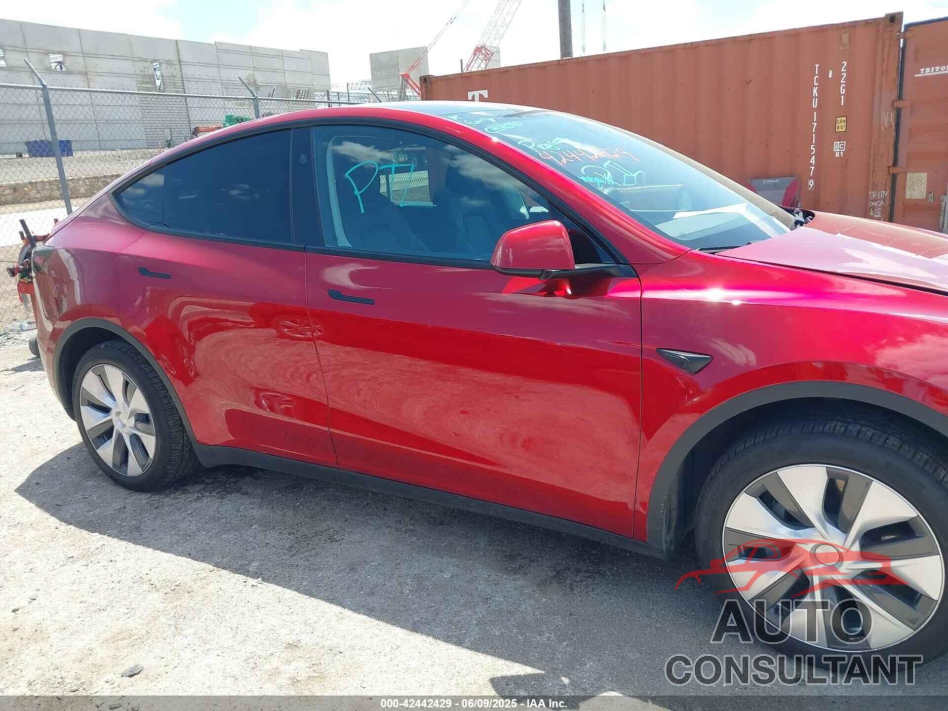 TESLA MODEL Y 2024 - 7SAYGDEE2RA281209