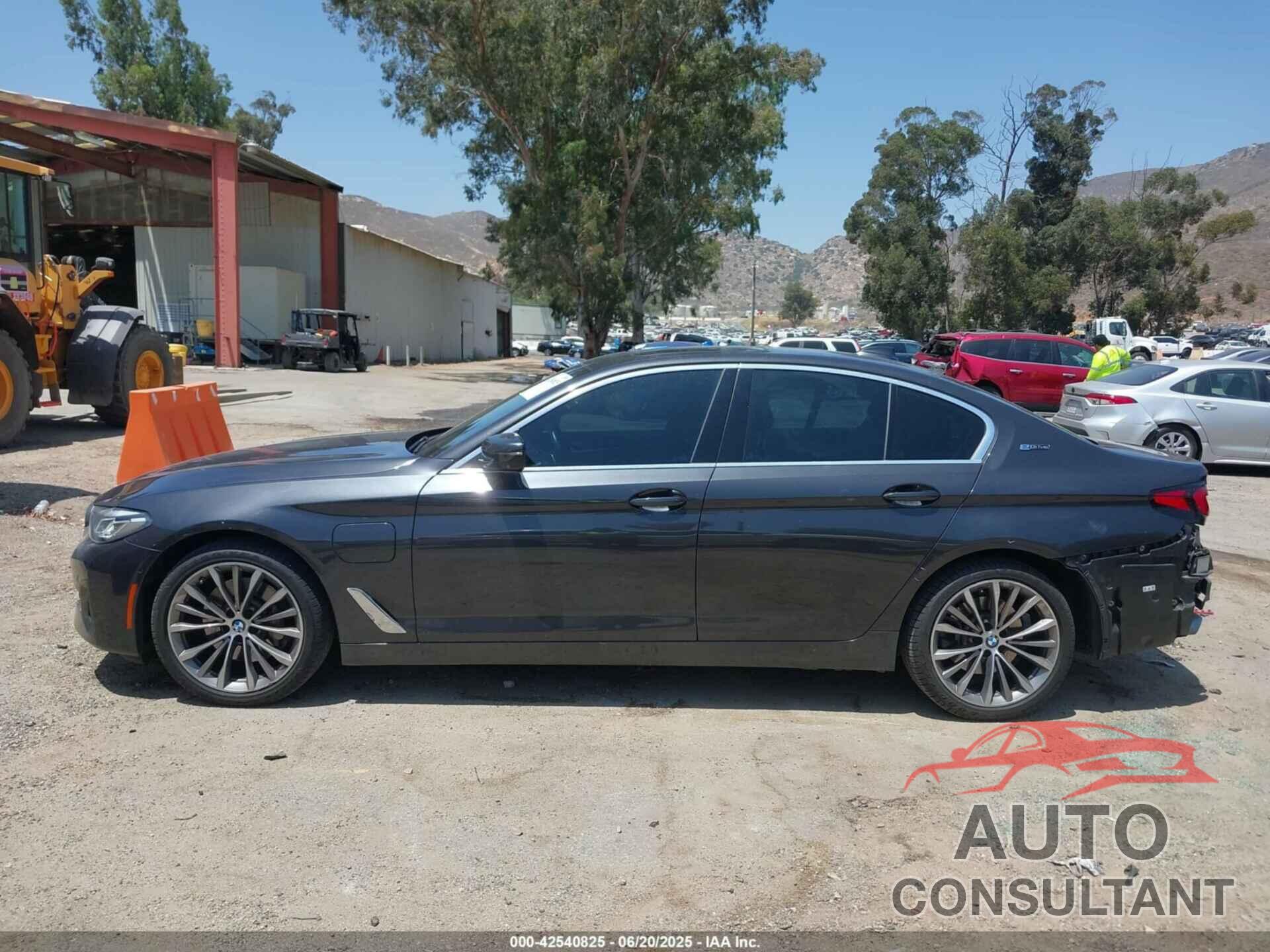 BMW 5 SERIES 2021 - WBA13AG03MCF17157