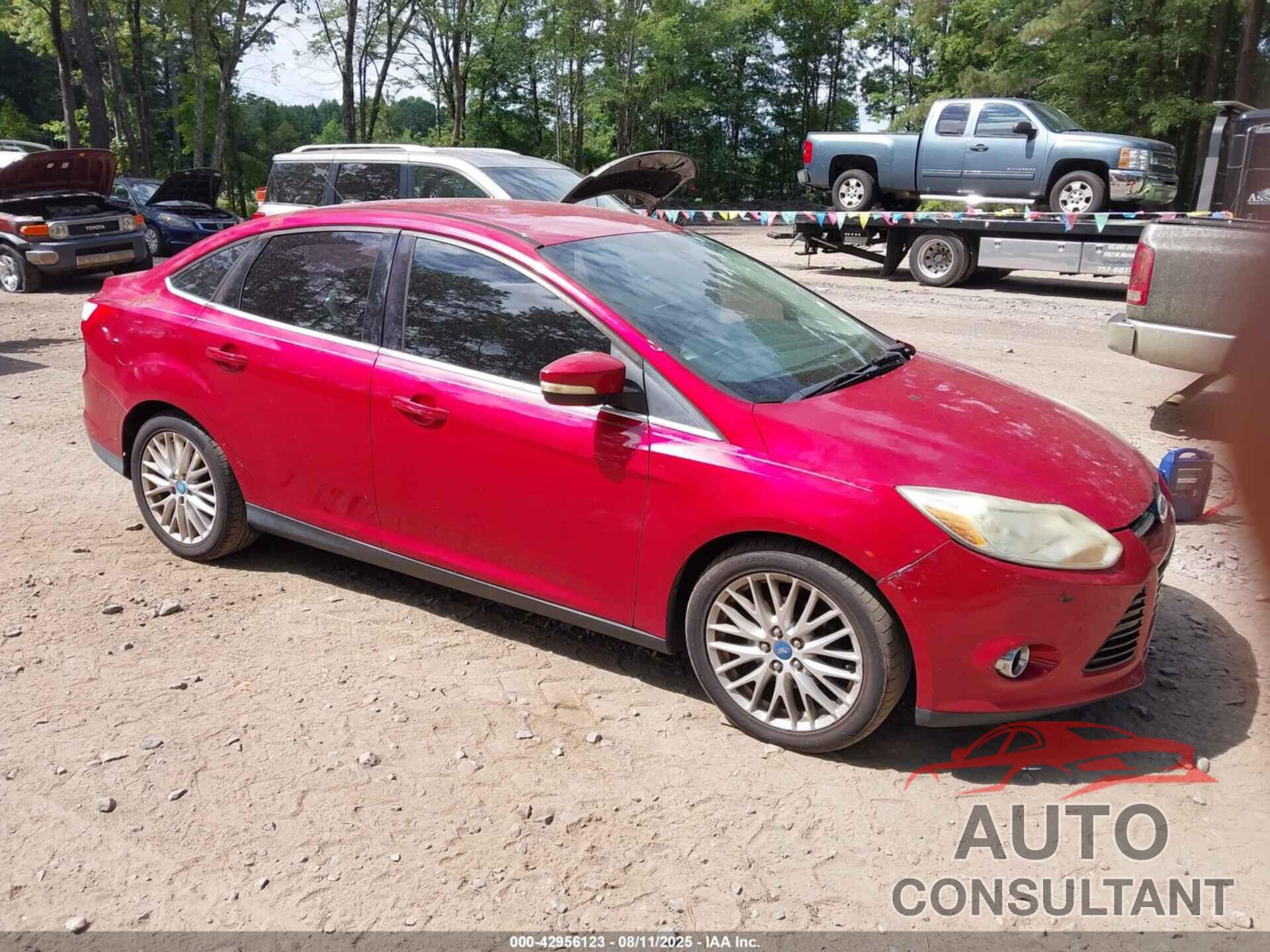 FORD FOCUS 2012 - 1FAHP3H28CL282502