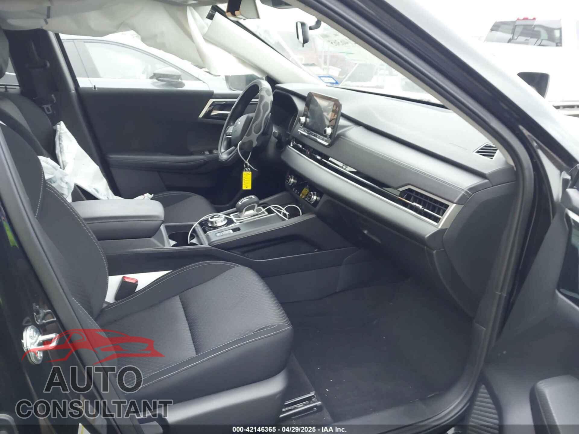MITSUBISHI OUTLANDER 2024 - JA4J3UA87RZ073473