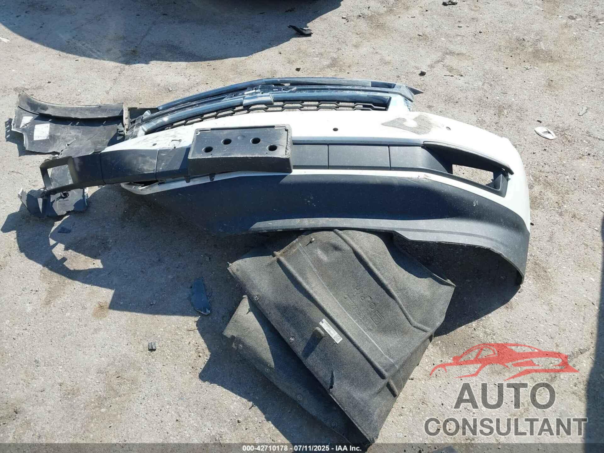 CHEVROLET TAHOE 2018 - 1GNSKBKC5JR308047