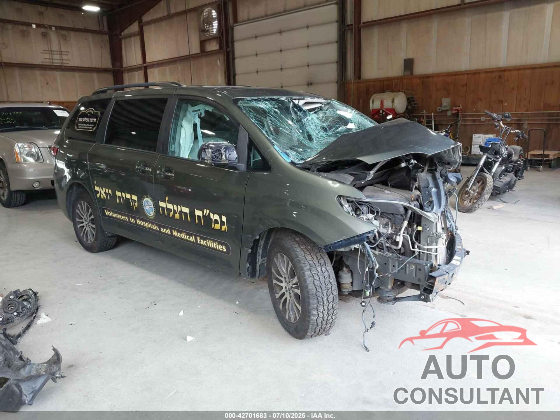 TOYOTA SIENNA 2020 - 5TDYZ3DC6LS035903