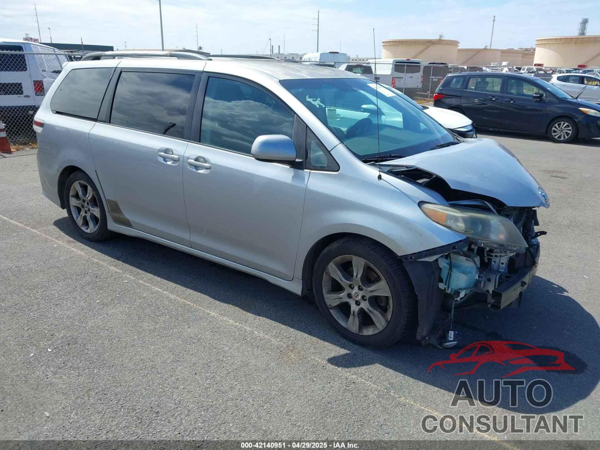 TOYOTA SIENNA 2011 - 5TDXK3DC5BS062055