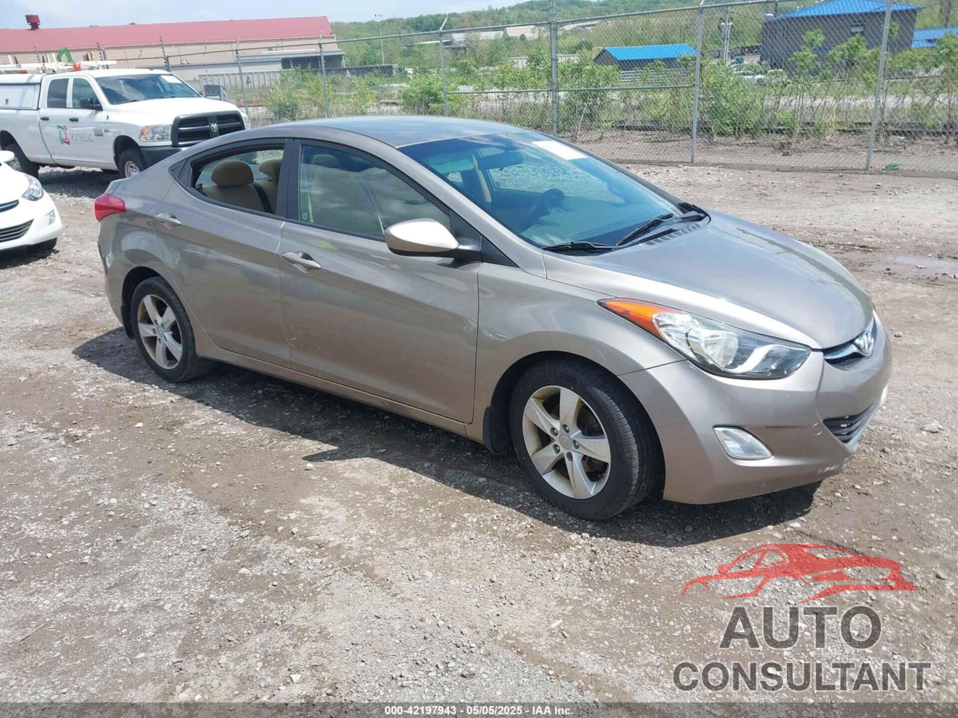 HYUNDAI ELANTRA 2013 - 5NPDH4AE8DH318338