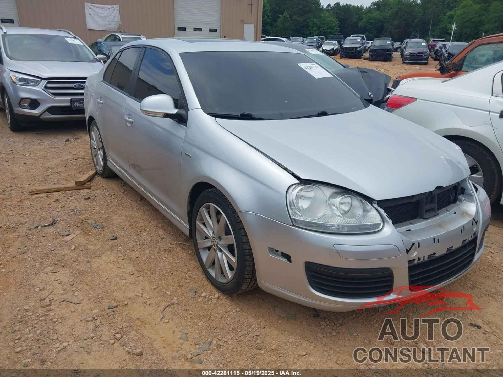VOLKSWAGEN JETTA 2010 - 3VWRJ7AJ1AM024548