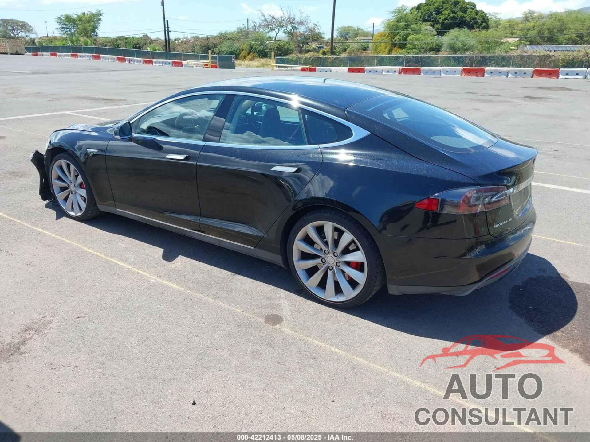TESLA MODEL S 2013 - 5YJSA1CG0DFP17932