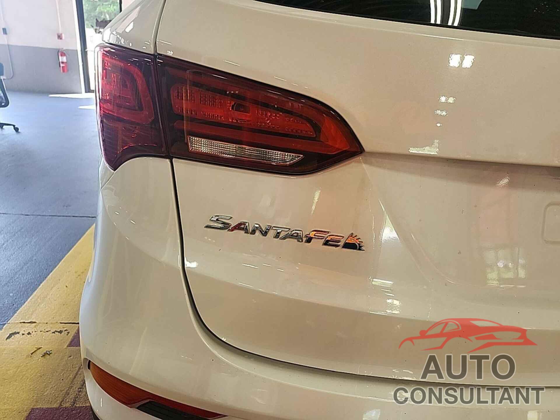 HYUNDAI SANTA FE SPORT 2018 - 5XYZTDLB7JG569524