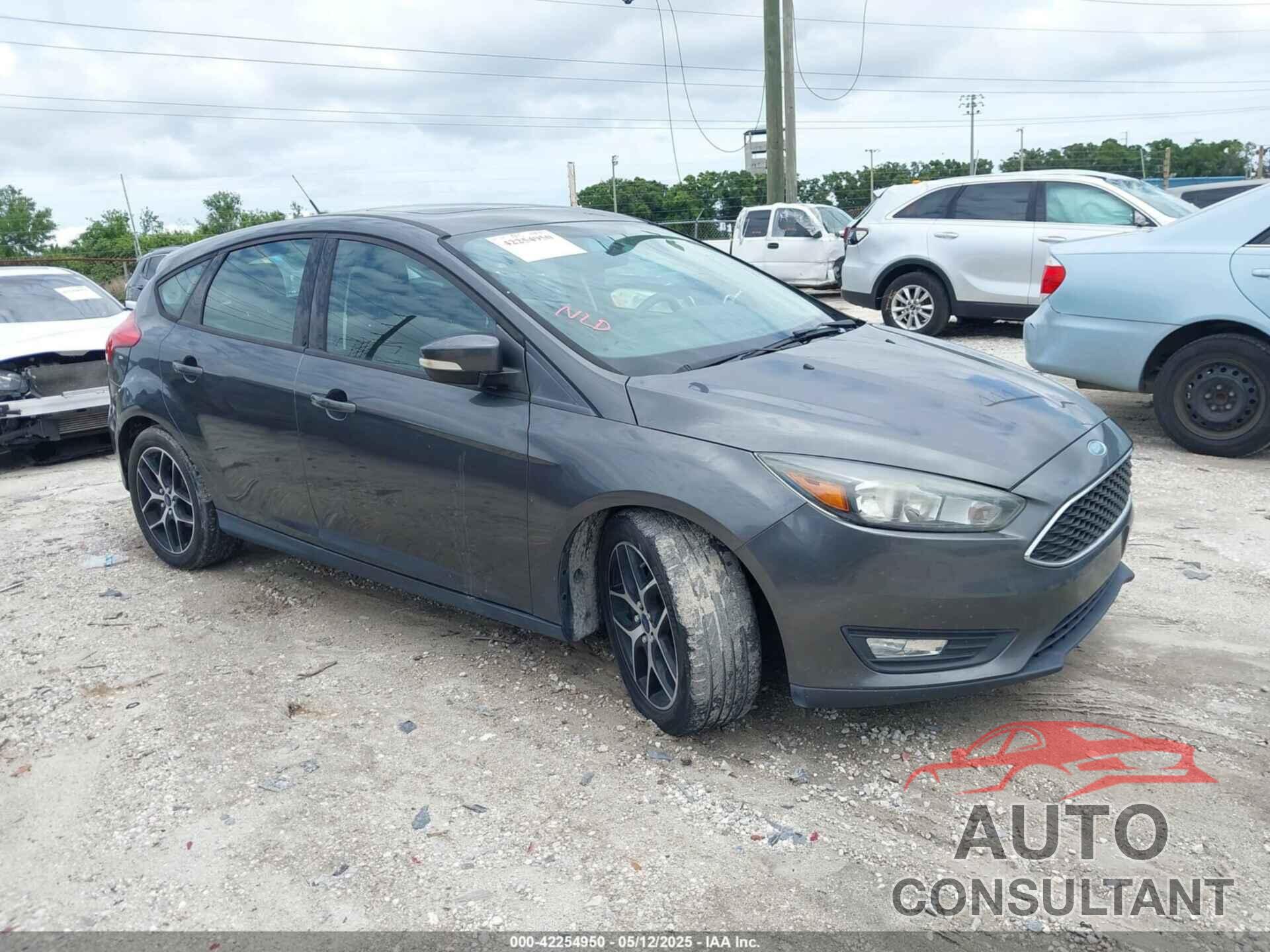 FORD FOCUS 2017 - 1FADP3M21HL322897