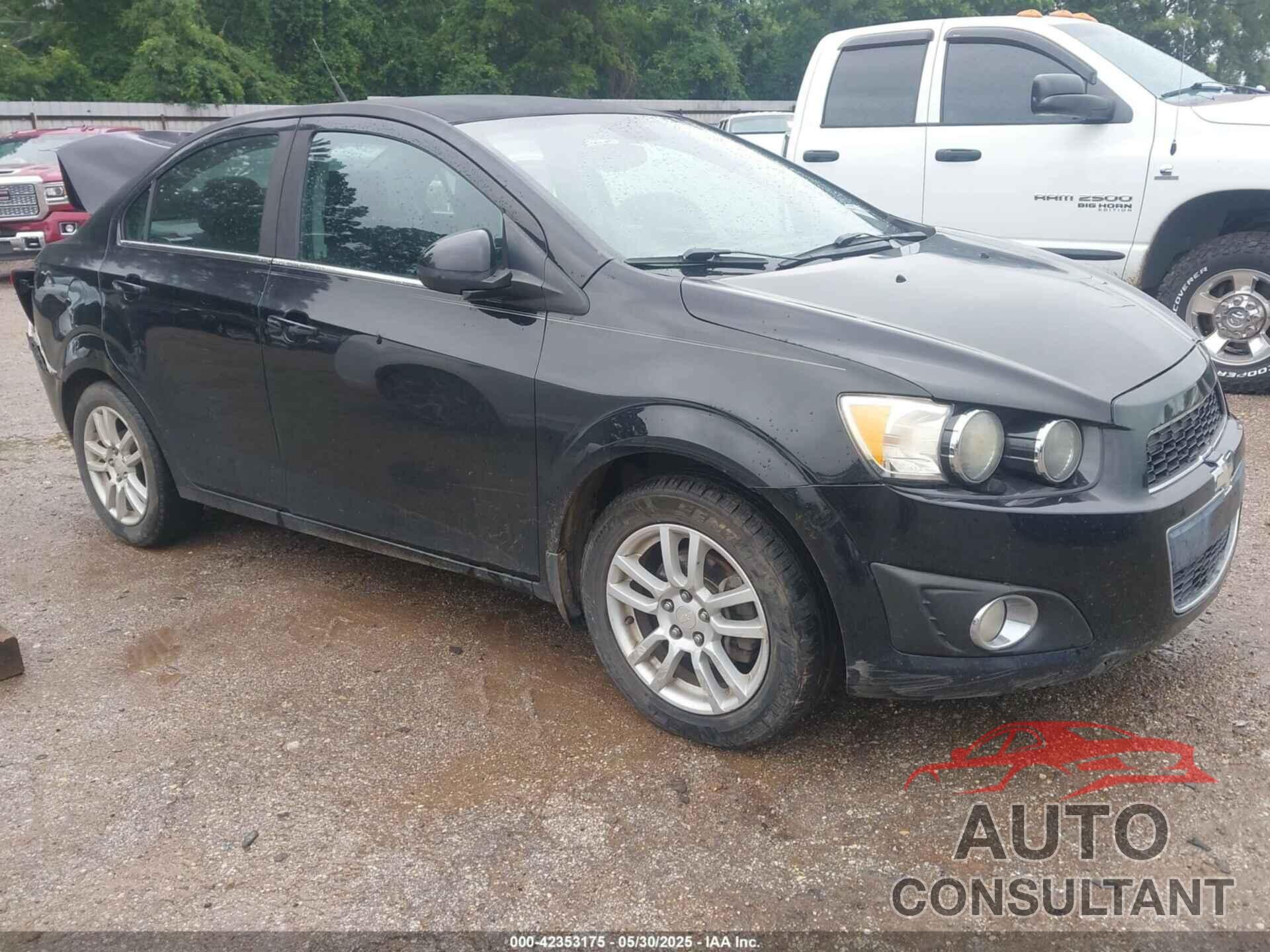 CHEVROLET SONIC 2012 - 1G1JC5SH5C4209638
