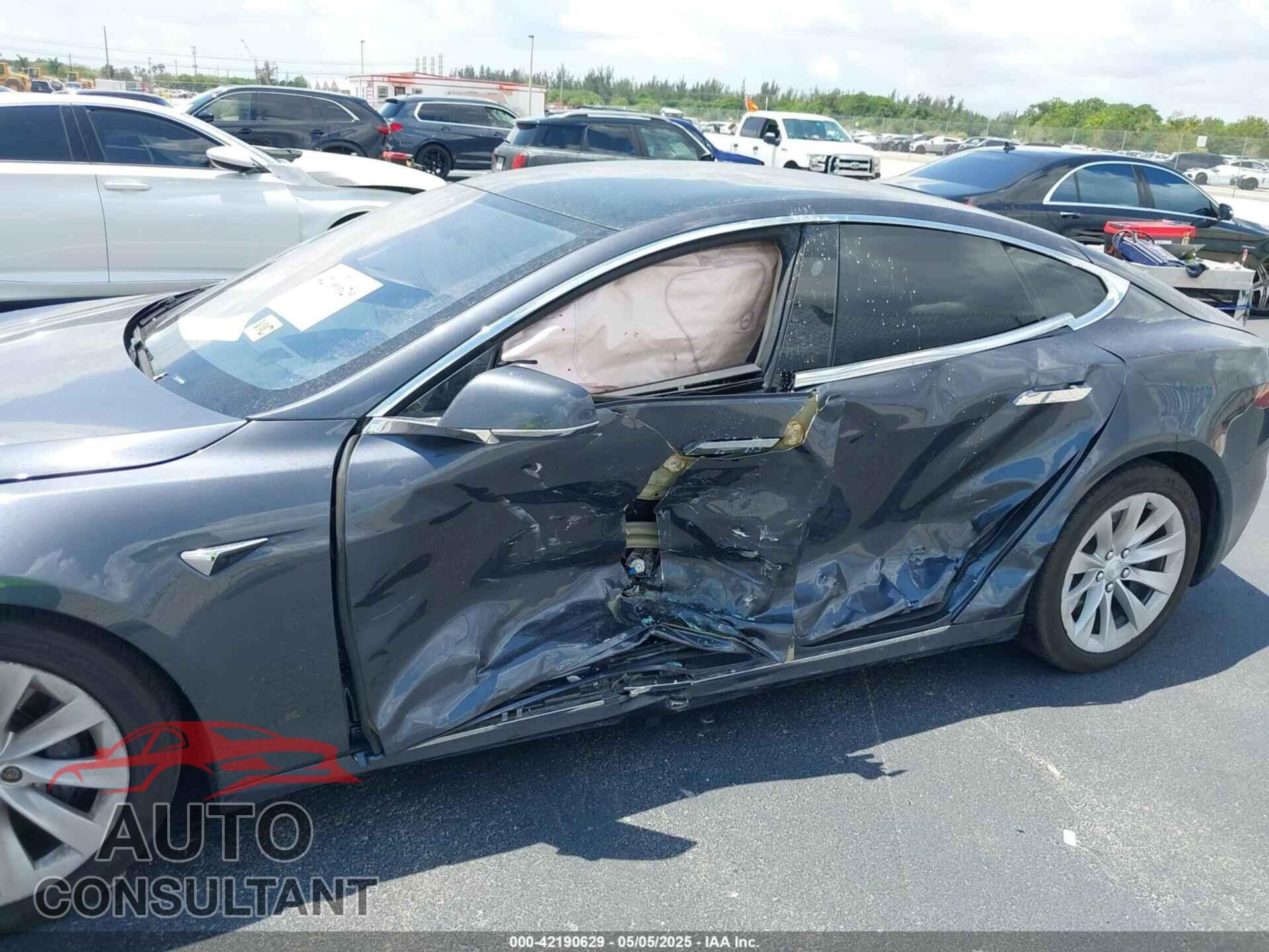 TESLA MODEL S 2017 - 5YJSA1E10HF220006