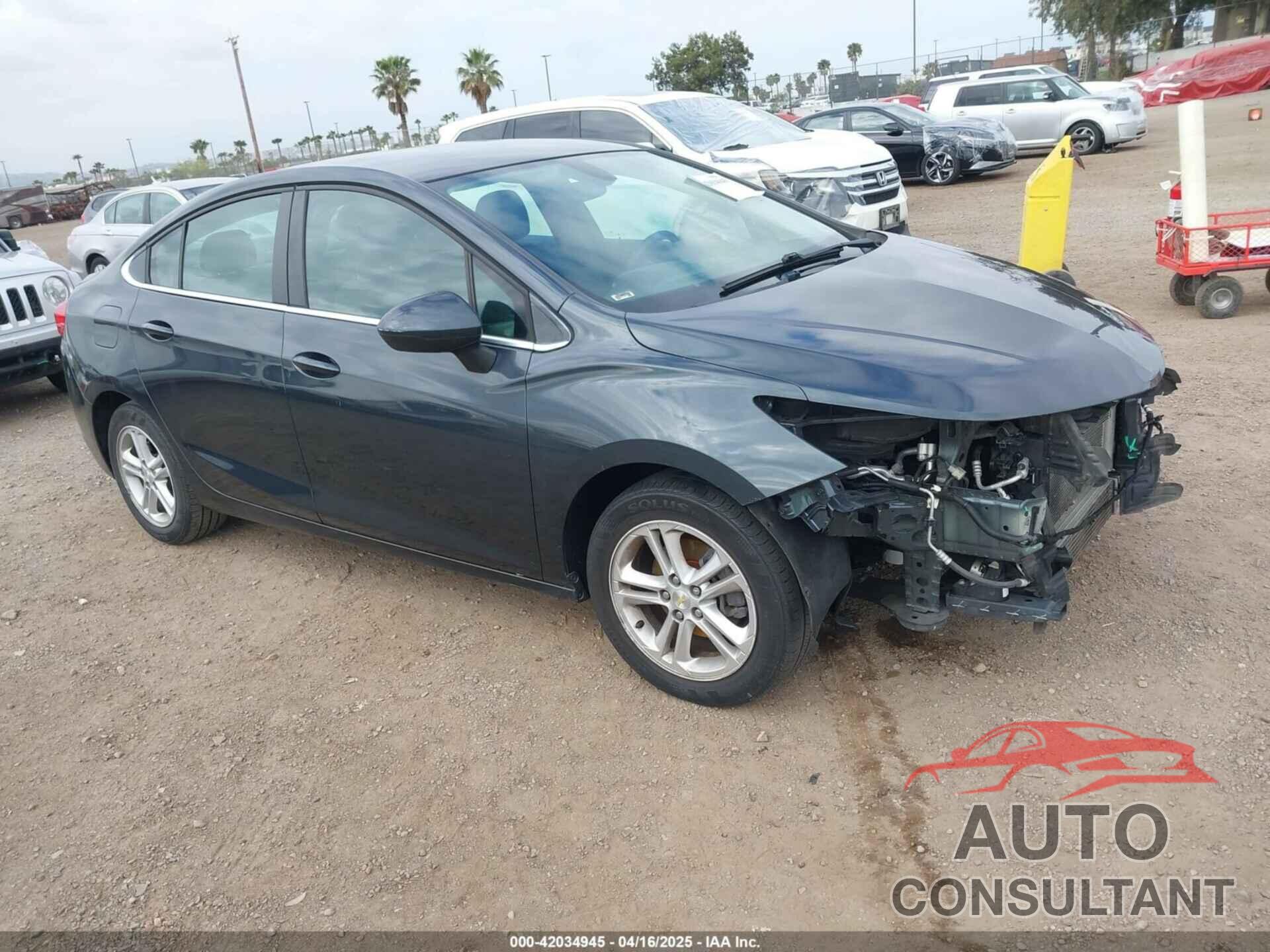 CHEVROLET CRUZE 2018 - 1G1BE5SM0J7107879