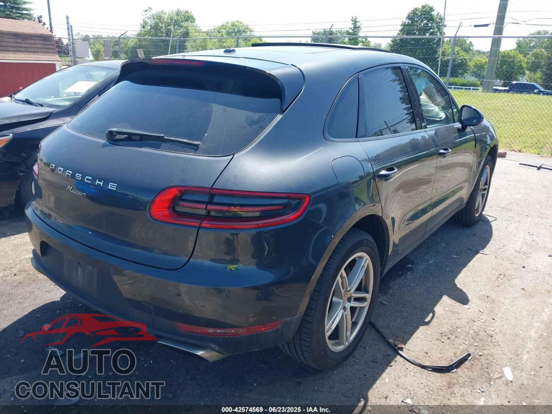 PORSCHE MACAN 2017 - WP1AA2A58HLB01772