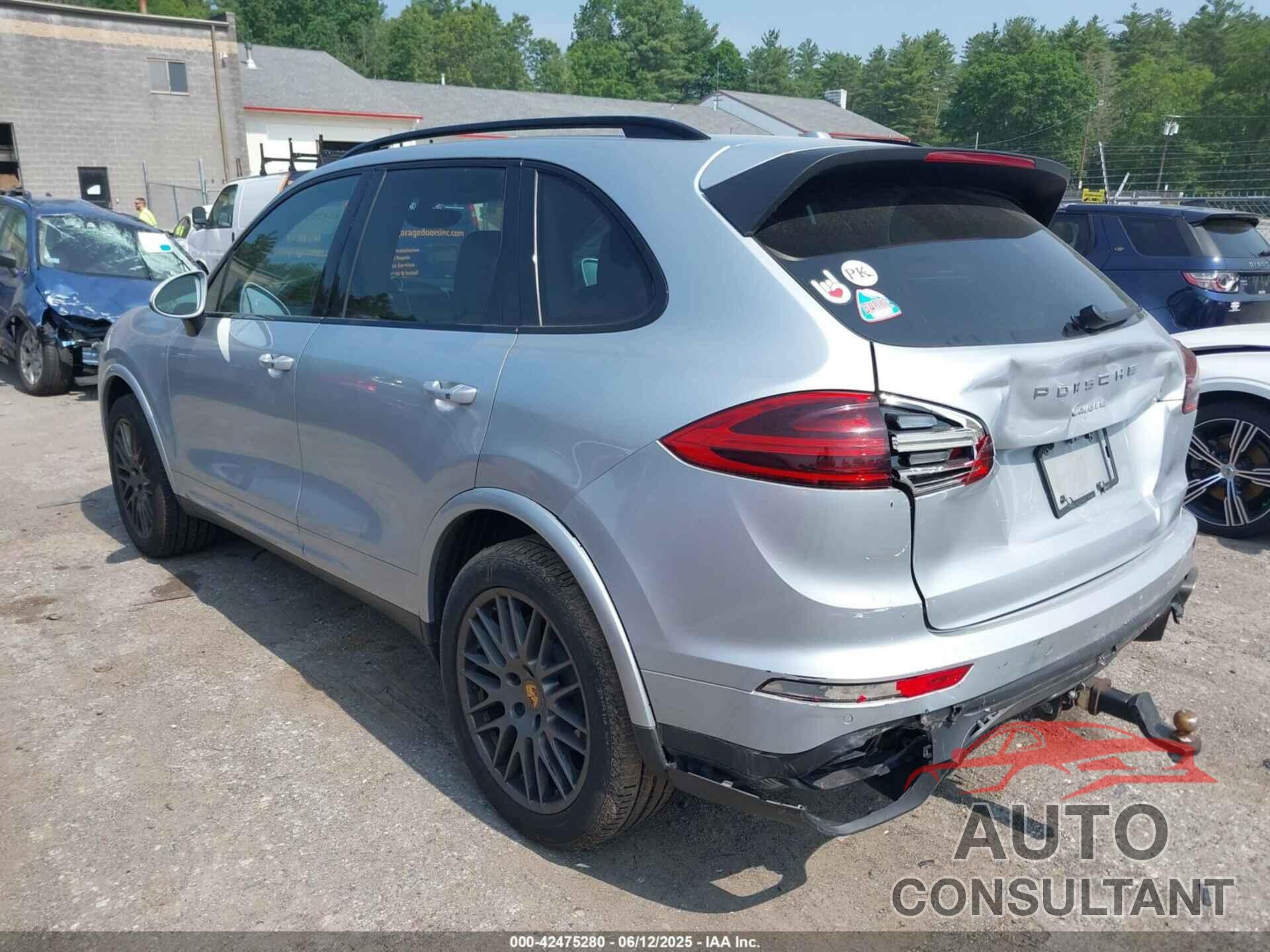 PORSCHE CAYENNE 2018 - WP1AA2A24JKA07227