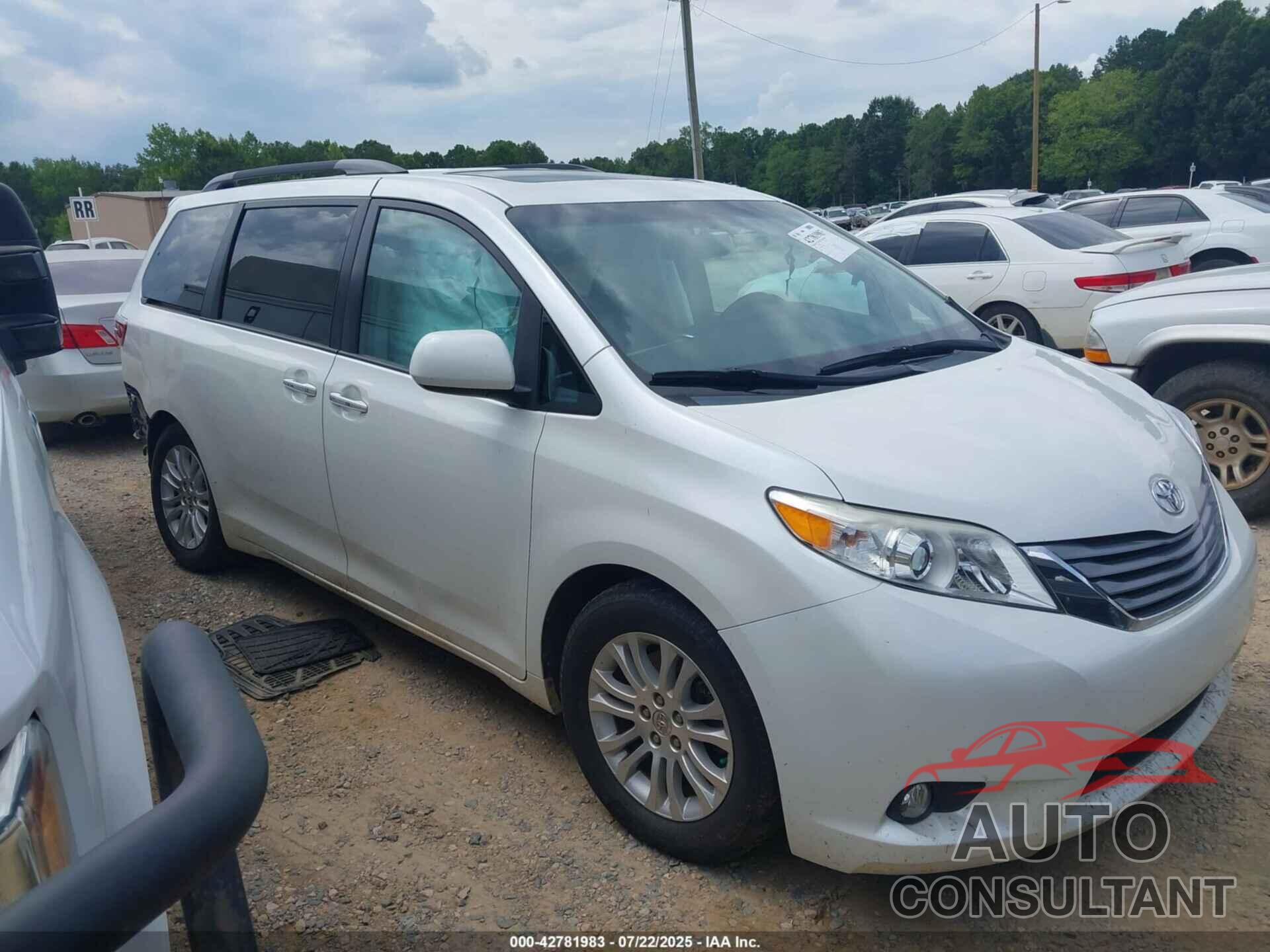TOYOTA SIENNA 2016 - 5TDYK3DC9GS723047