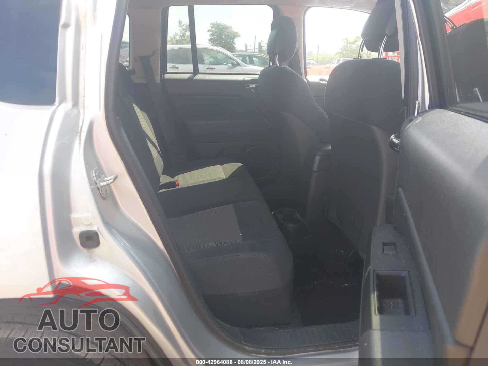 JEEP COMPASS 2011 - 1J4NT1FA2BD224508