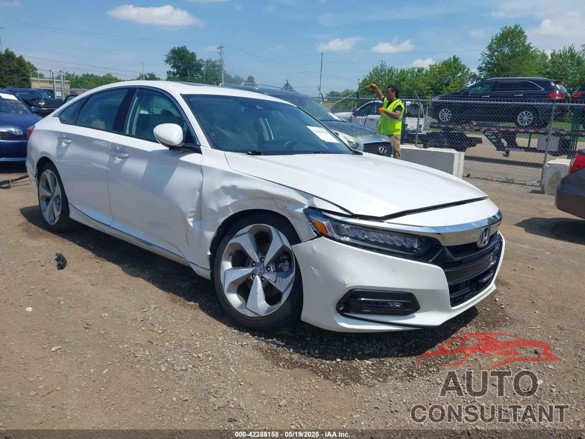 HONDA ACCORD 2018 - 1HGCV1F94JA186651