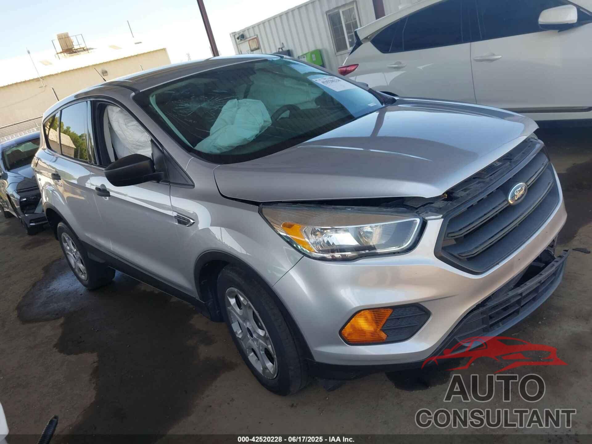 FORD ESCAPE 2017 - 1FMCU0F71HUD87387