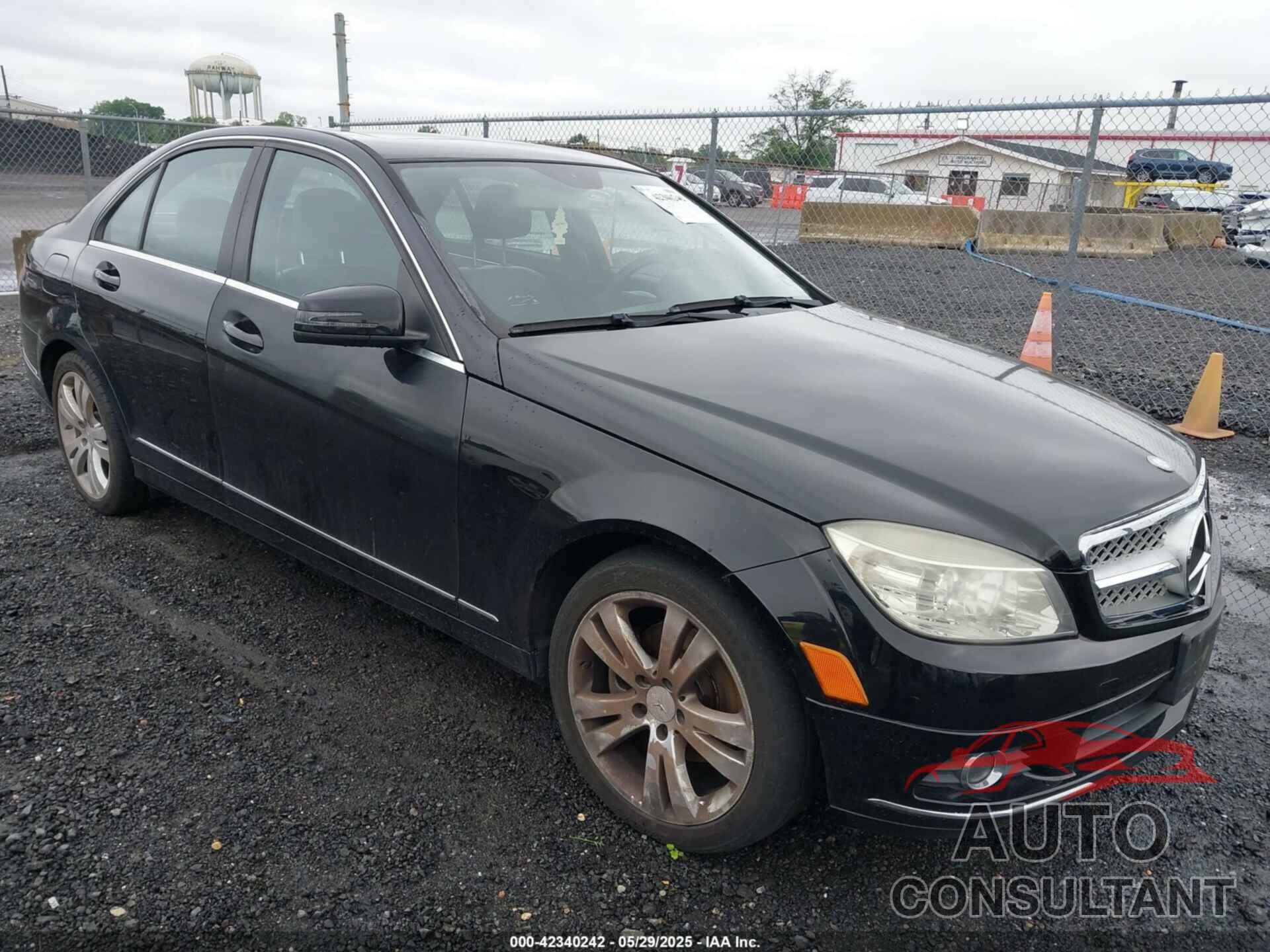 MERCEDES-BENZ C 300 2011 - WDDGF8BB8BR141526