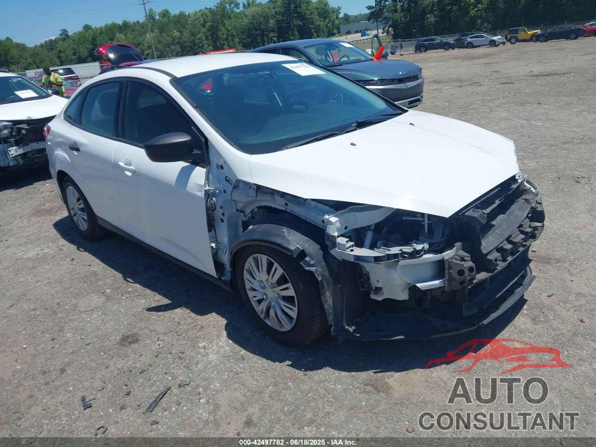 FORD FOCUS 2017 - 1FADP3E22HL239493