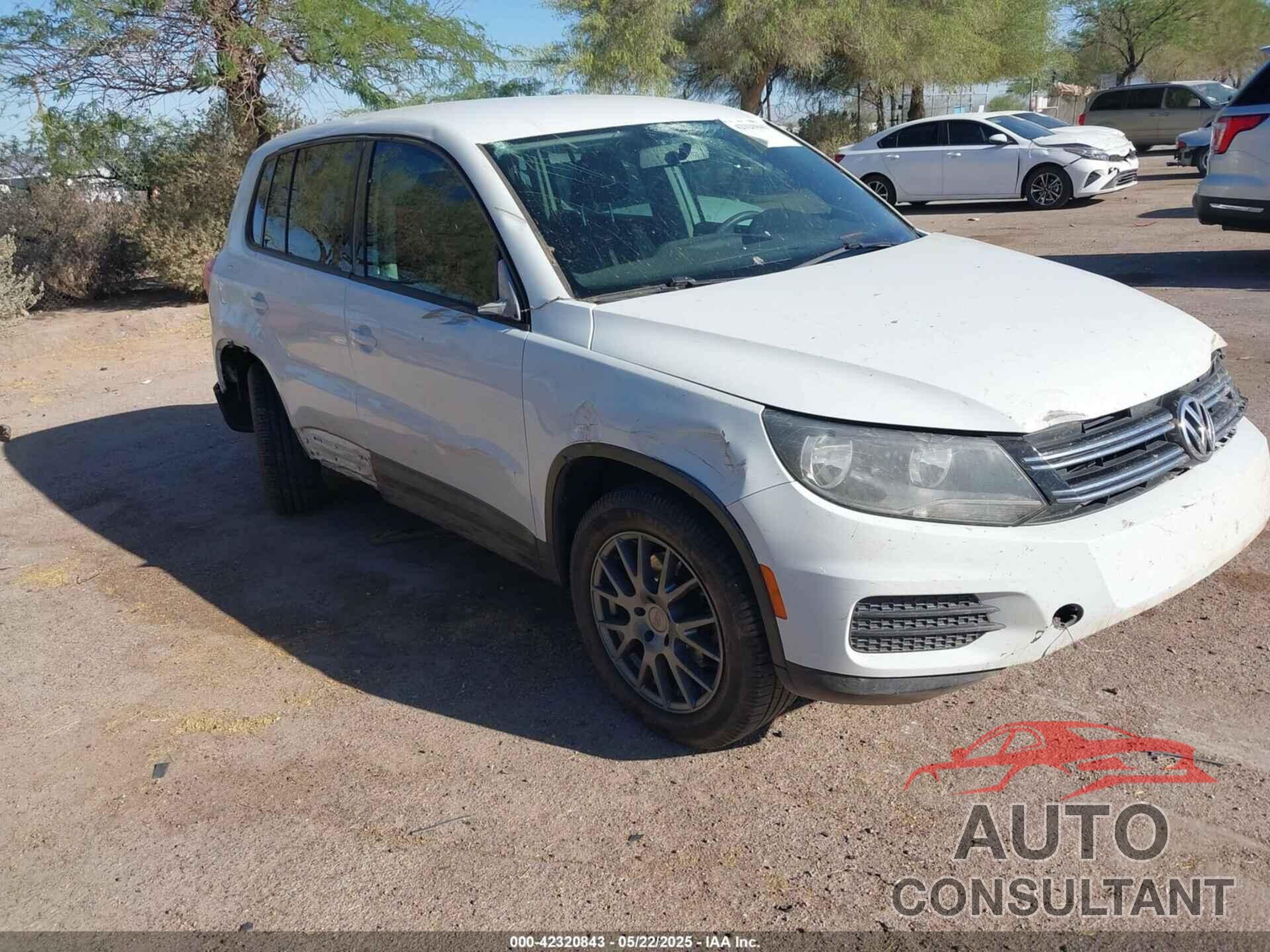 VOLKSWAGEN TIGUAN 2017 - WVGAV7AX5HK045344