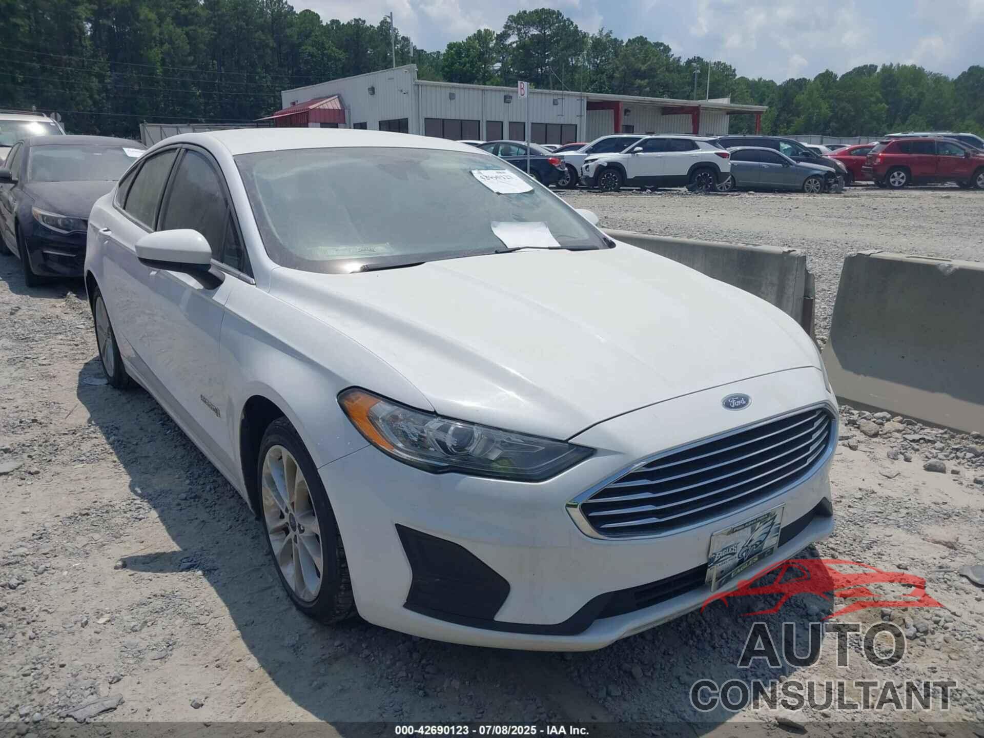 FORD FUSION HYBRID 2019 - 3FA6P0LU5KR188706