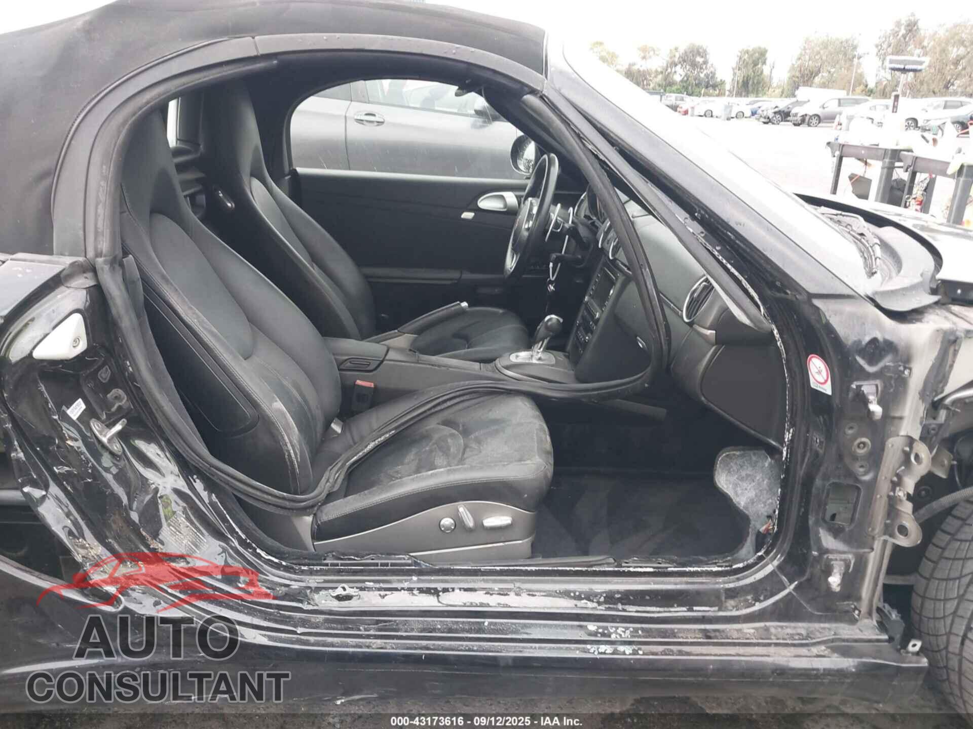 PORSCHE BOXSTER 2011 - WP0CA2A84BS710620