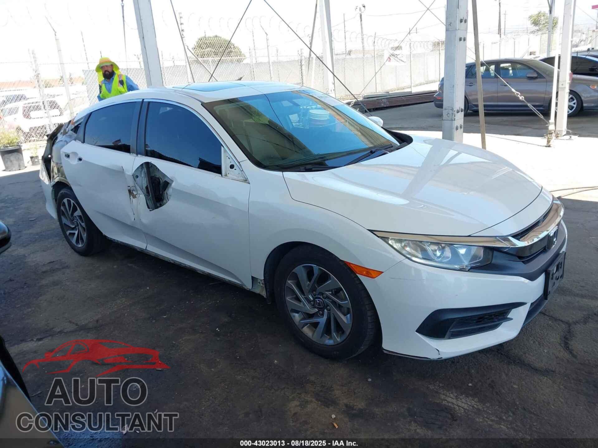 HONDA CIVIC 2017 - 2HGFC2F77HH512297