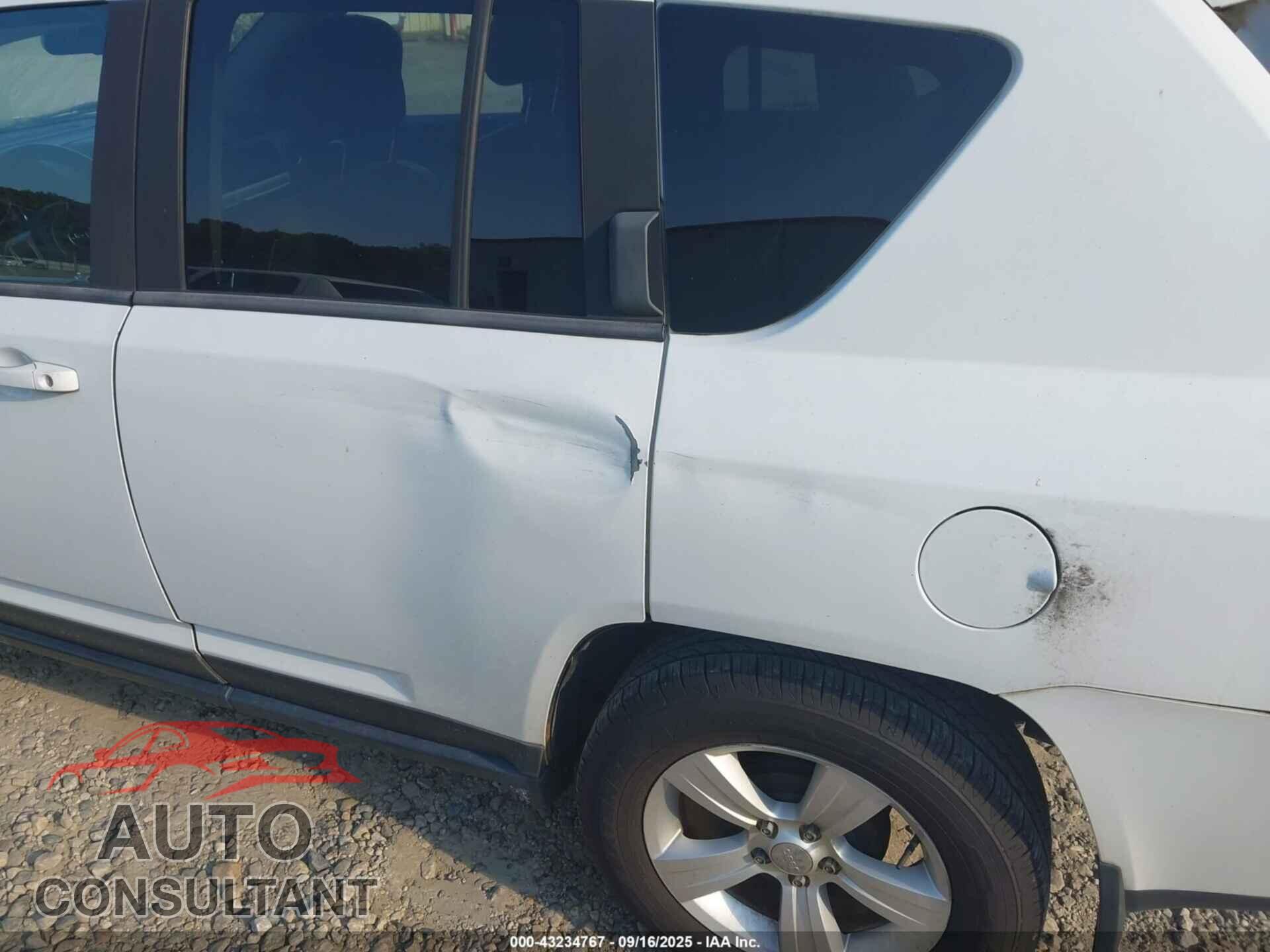 JEEP COMPASS 2015 - 1C4NJCEA5FD210648