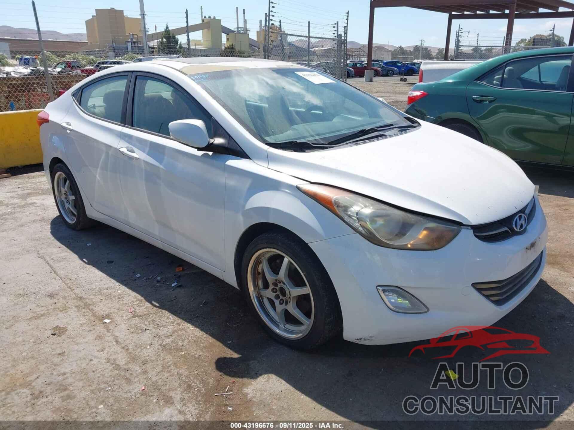 HYUNDAI ELANTRA 2011 - 5NPDH4AE4BH001024
