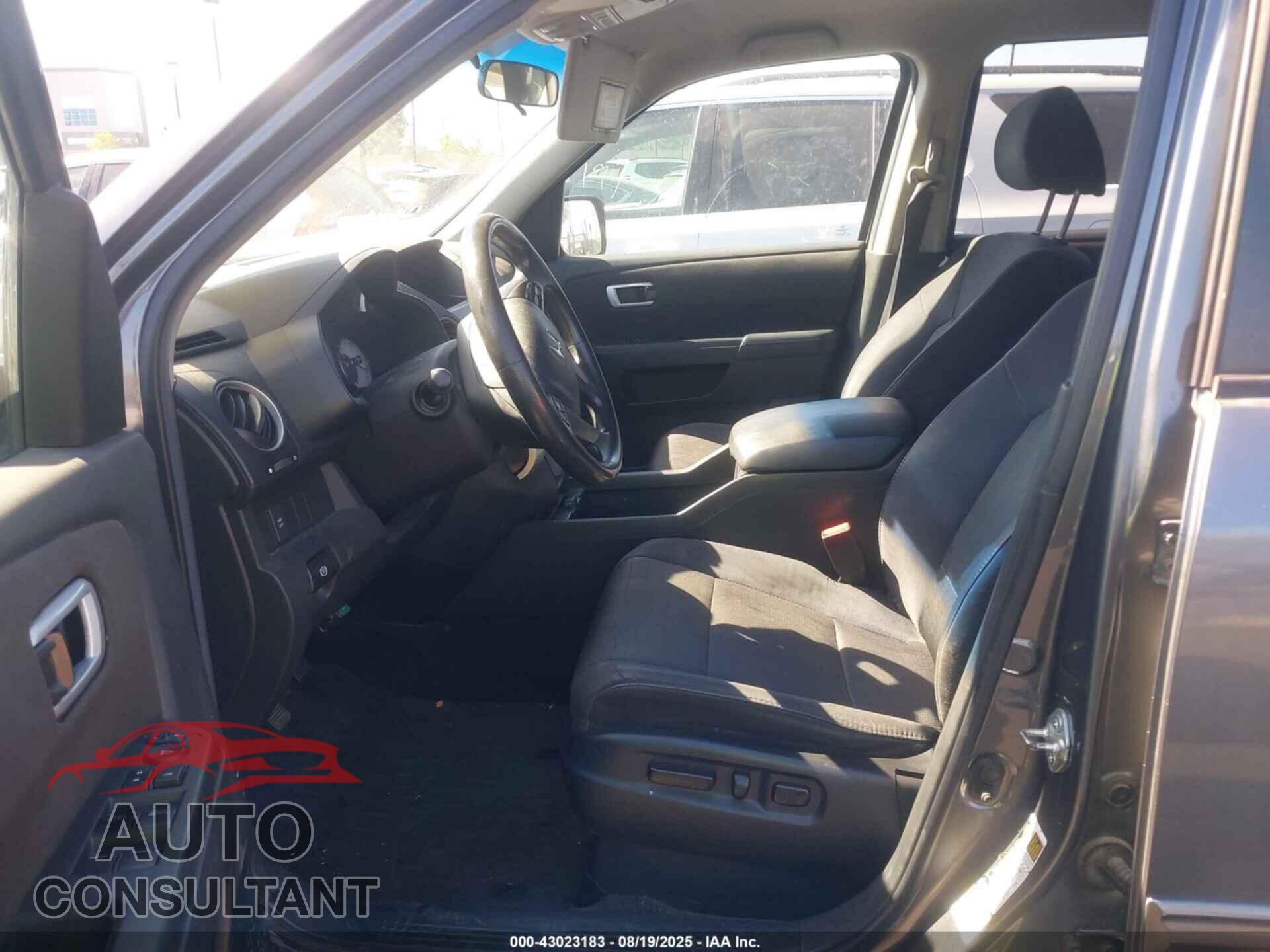 HONDA PILOT 2011 - 5FNYF4H47BB094057