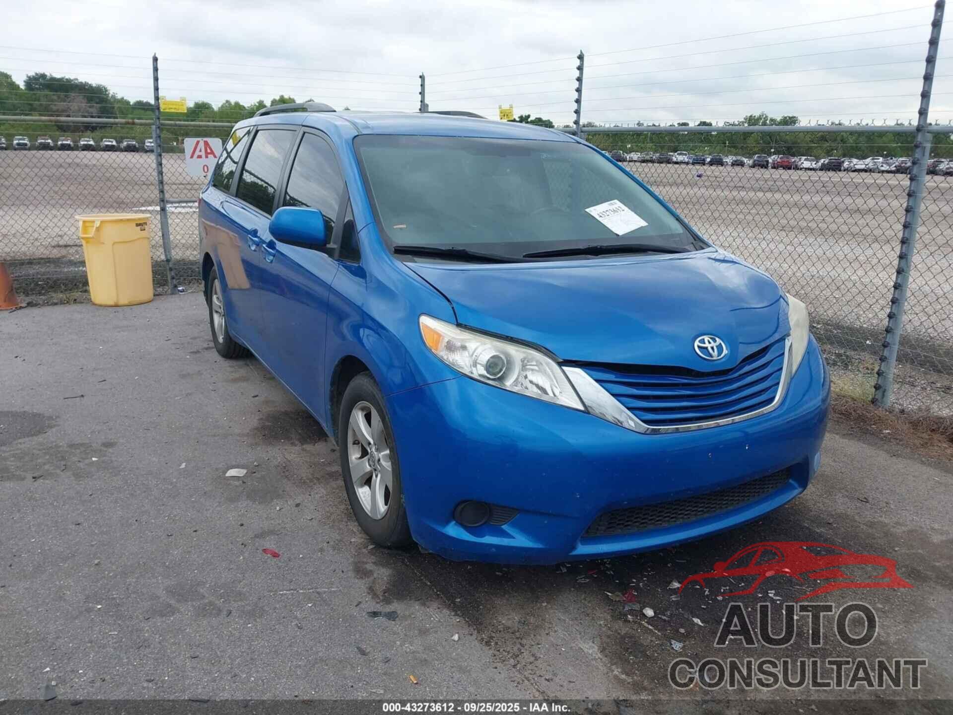 TOYOTA SIENNA 2017 - 5TDKZ3DC4HS813712