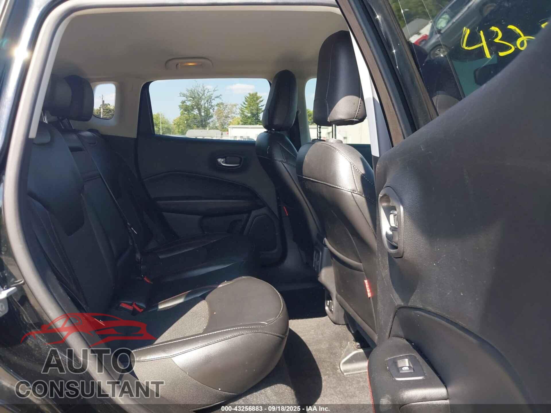 JEEP COMPASS 2020 - 3C4NJDDB4LT112104
