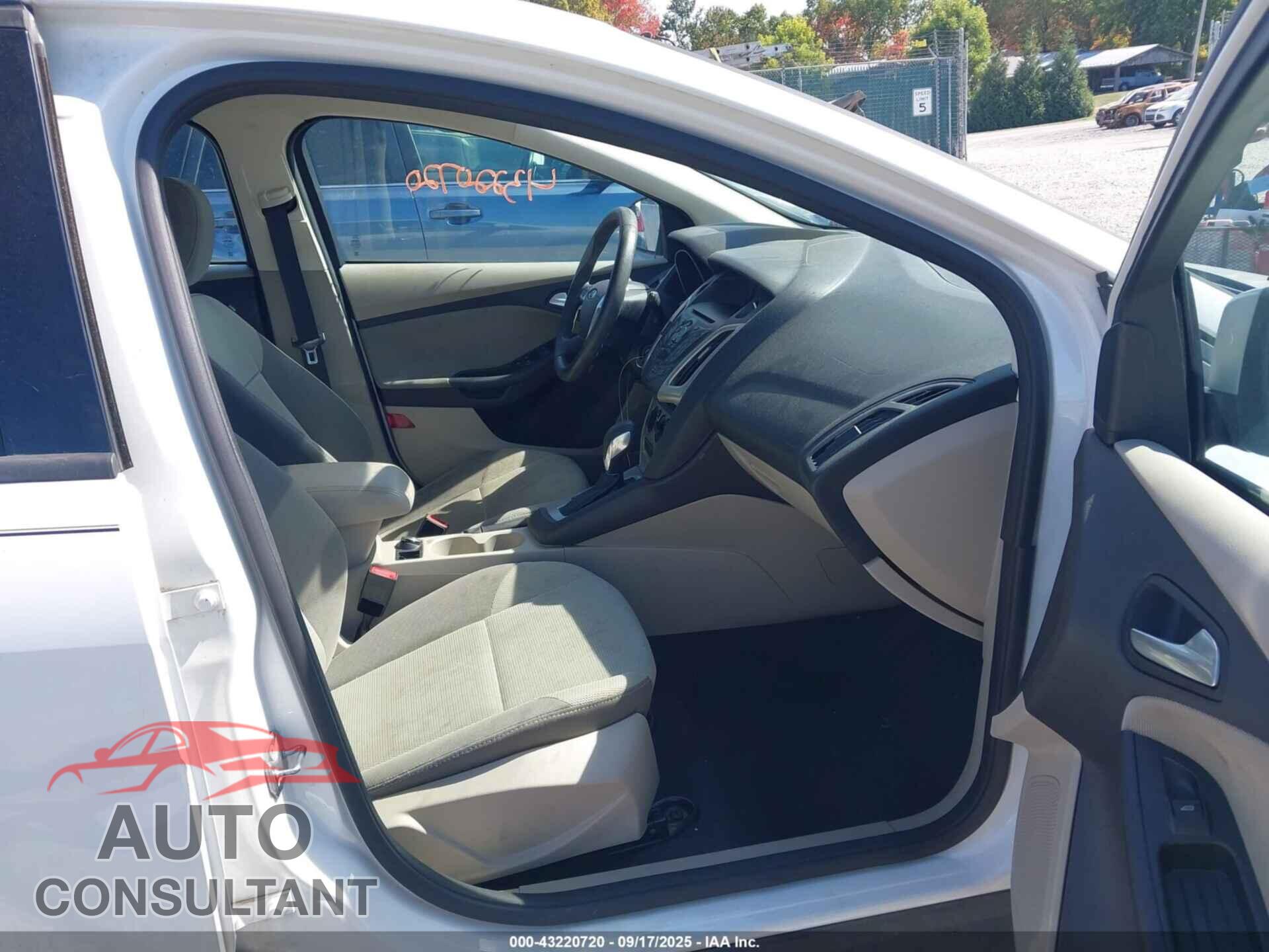 FORD FOCUS 2014 - 1FADP3K24EL327400