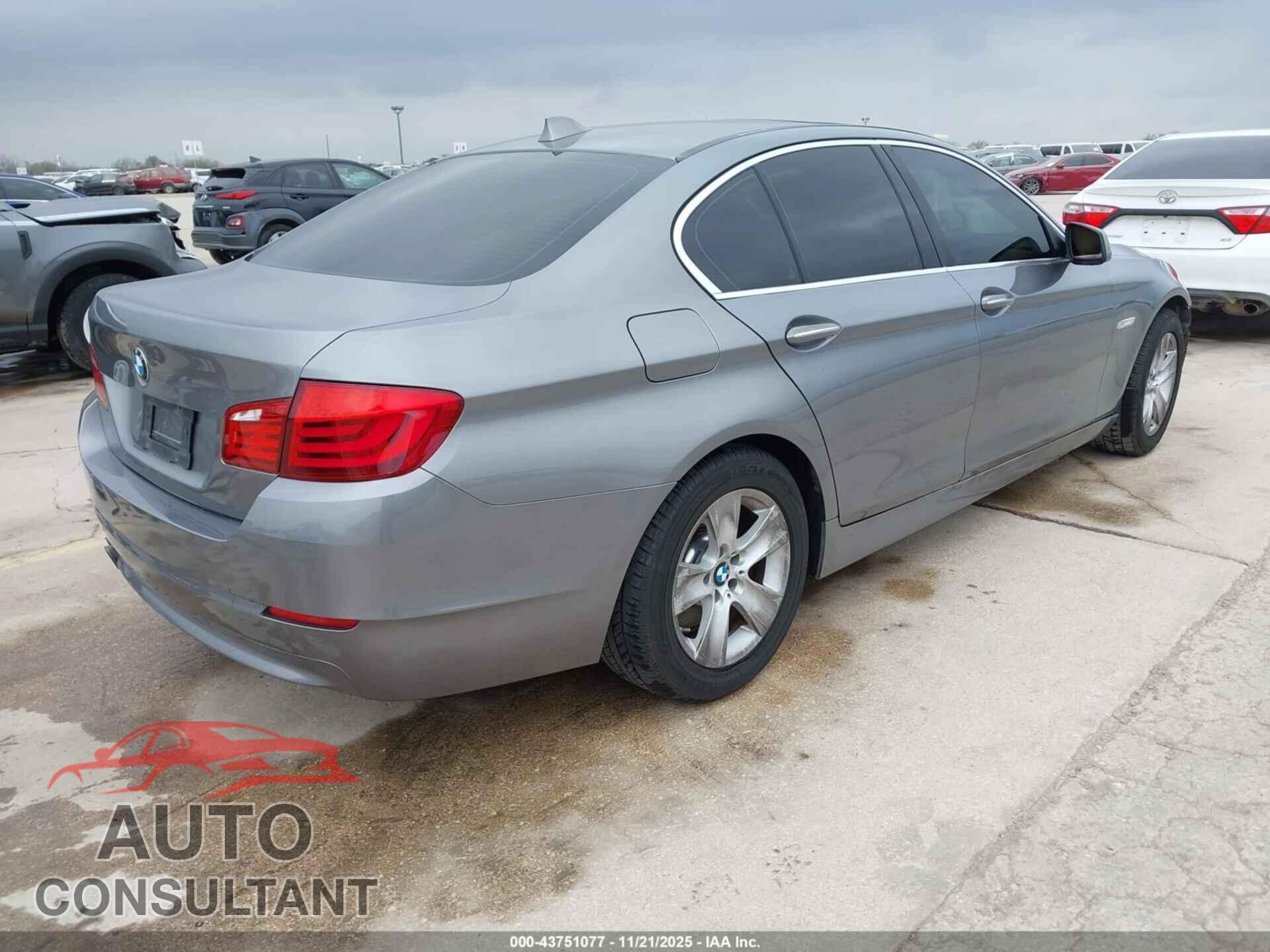 BMW 528I 2011 - WBAFR1C56BC260320