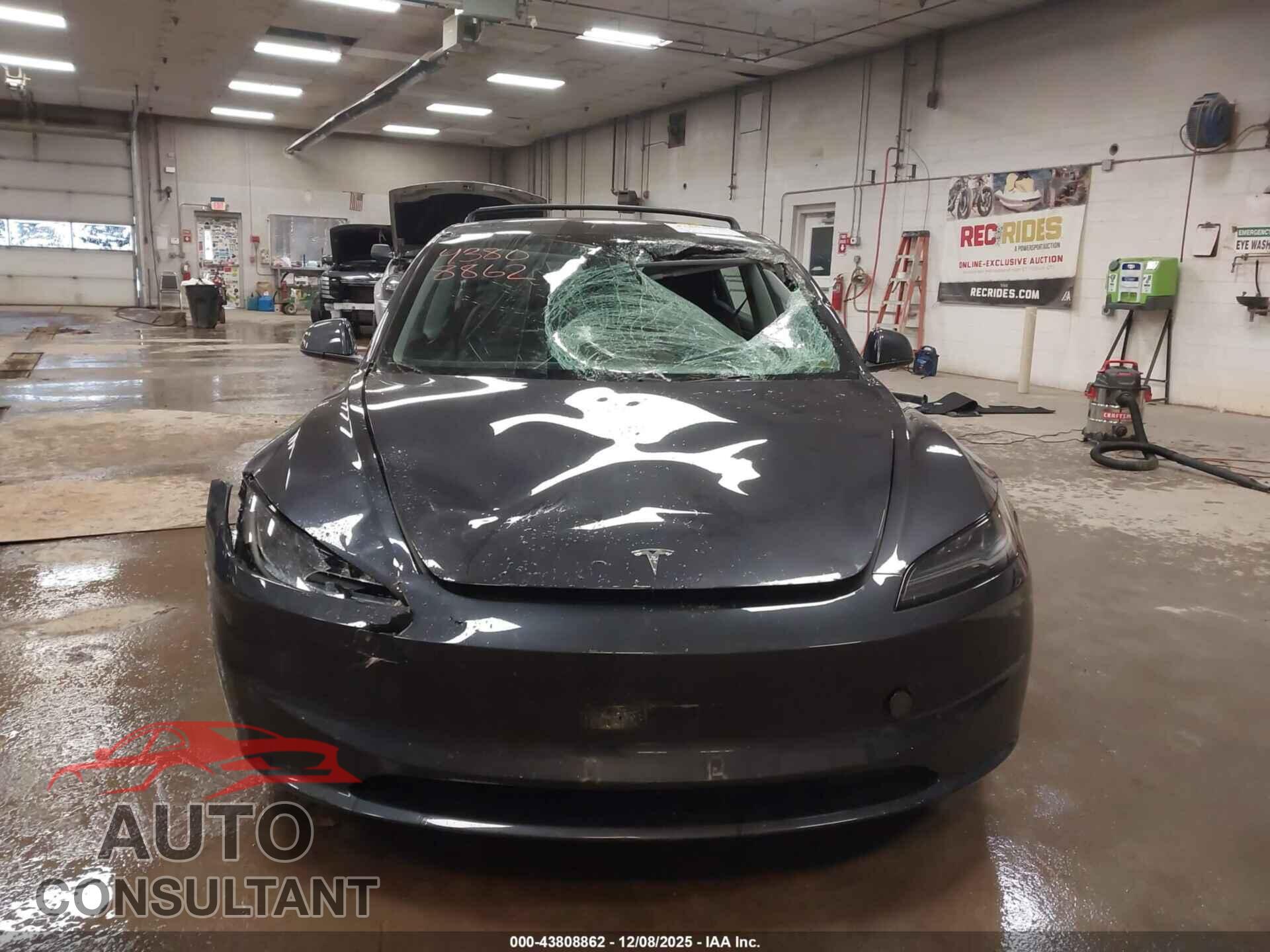 TESLA MODEL 3 2024 - 5YJ3E1EB2RF792911