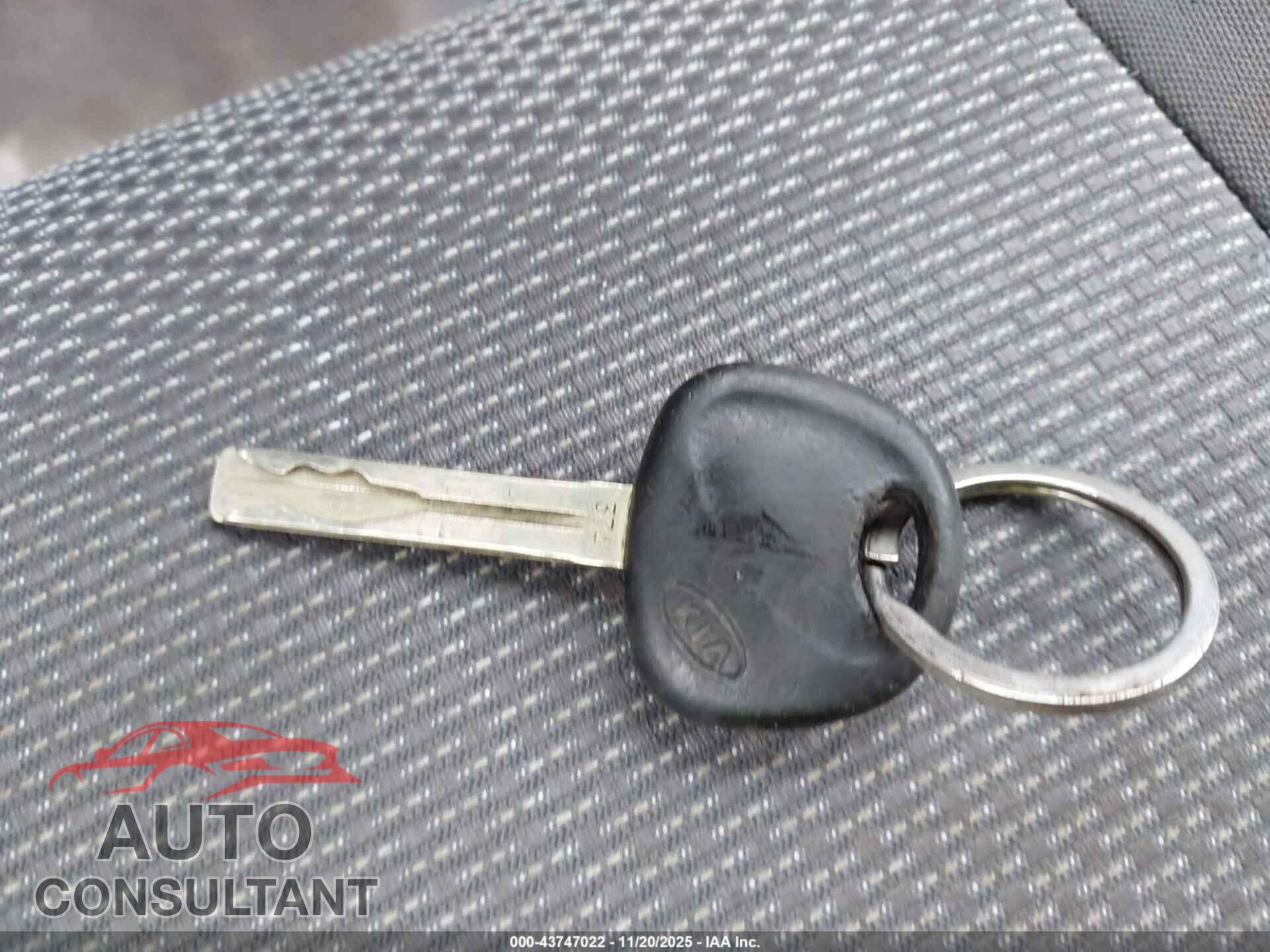 KIA RIO 2010 - KNADH4A34A6680099