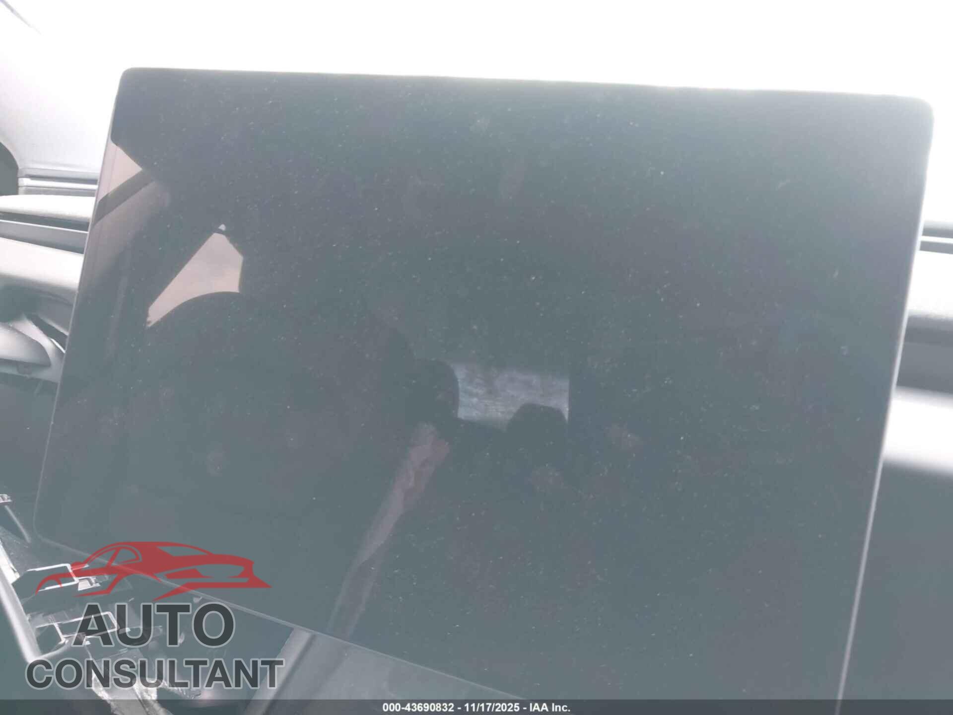 TESLA MODEL 3 2024 - 5YJ3E1EAXRF735542