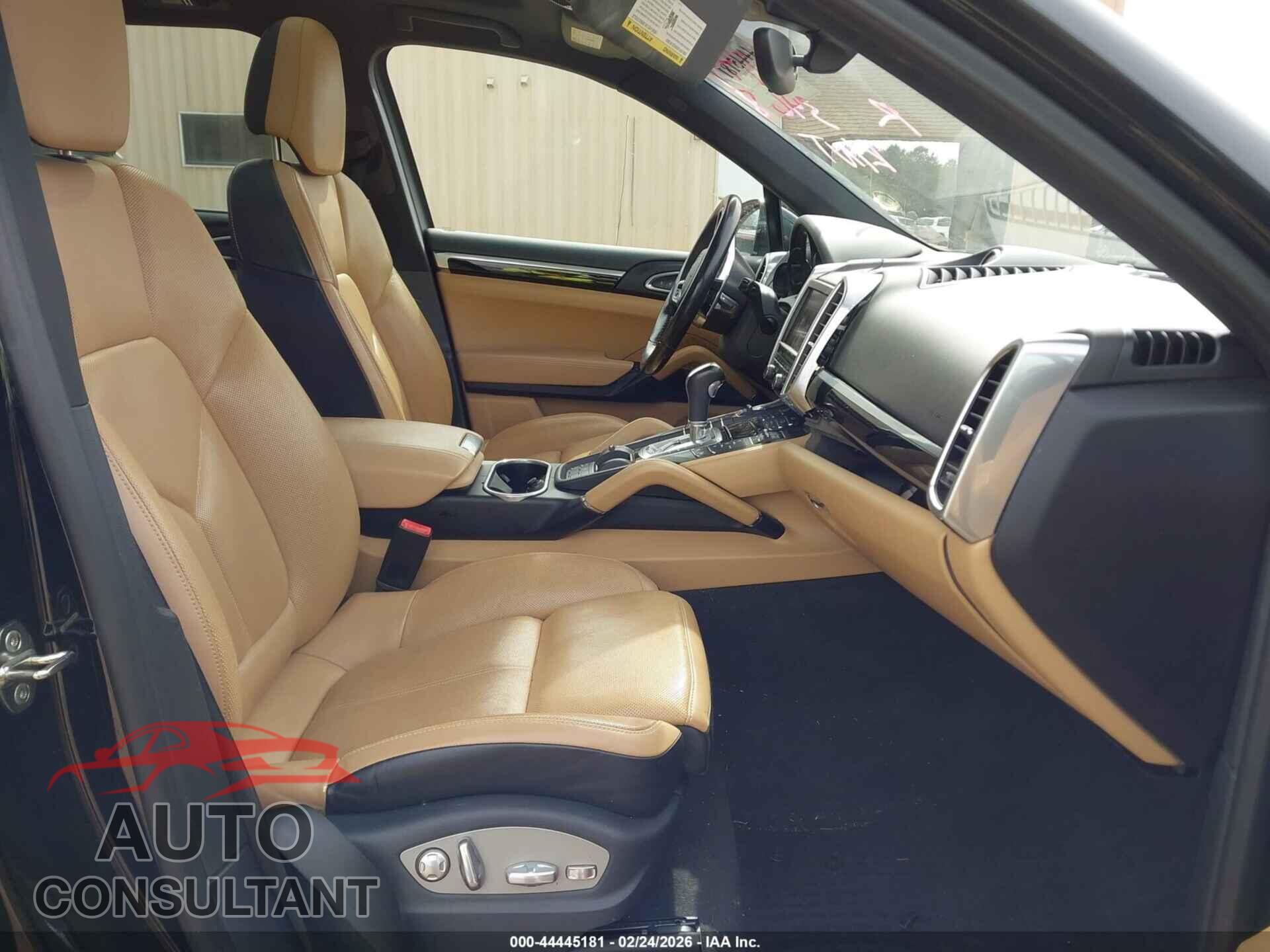 PORSCHE CAYENNE 2016 - WP1AA2A22GLA03468