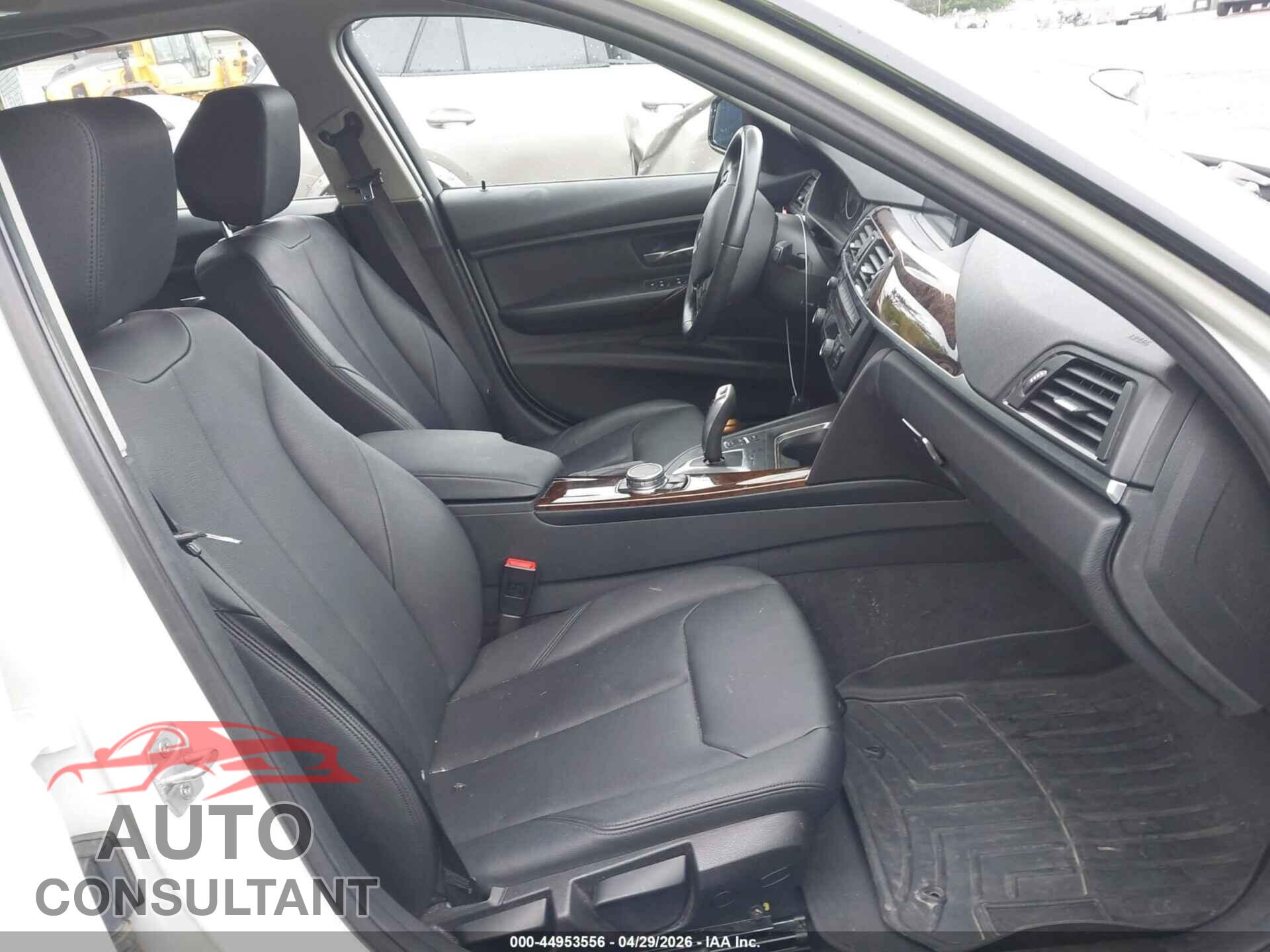 BMW 320I 2015 - WBA3C3G59FNT51649