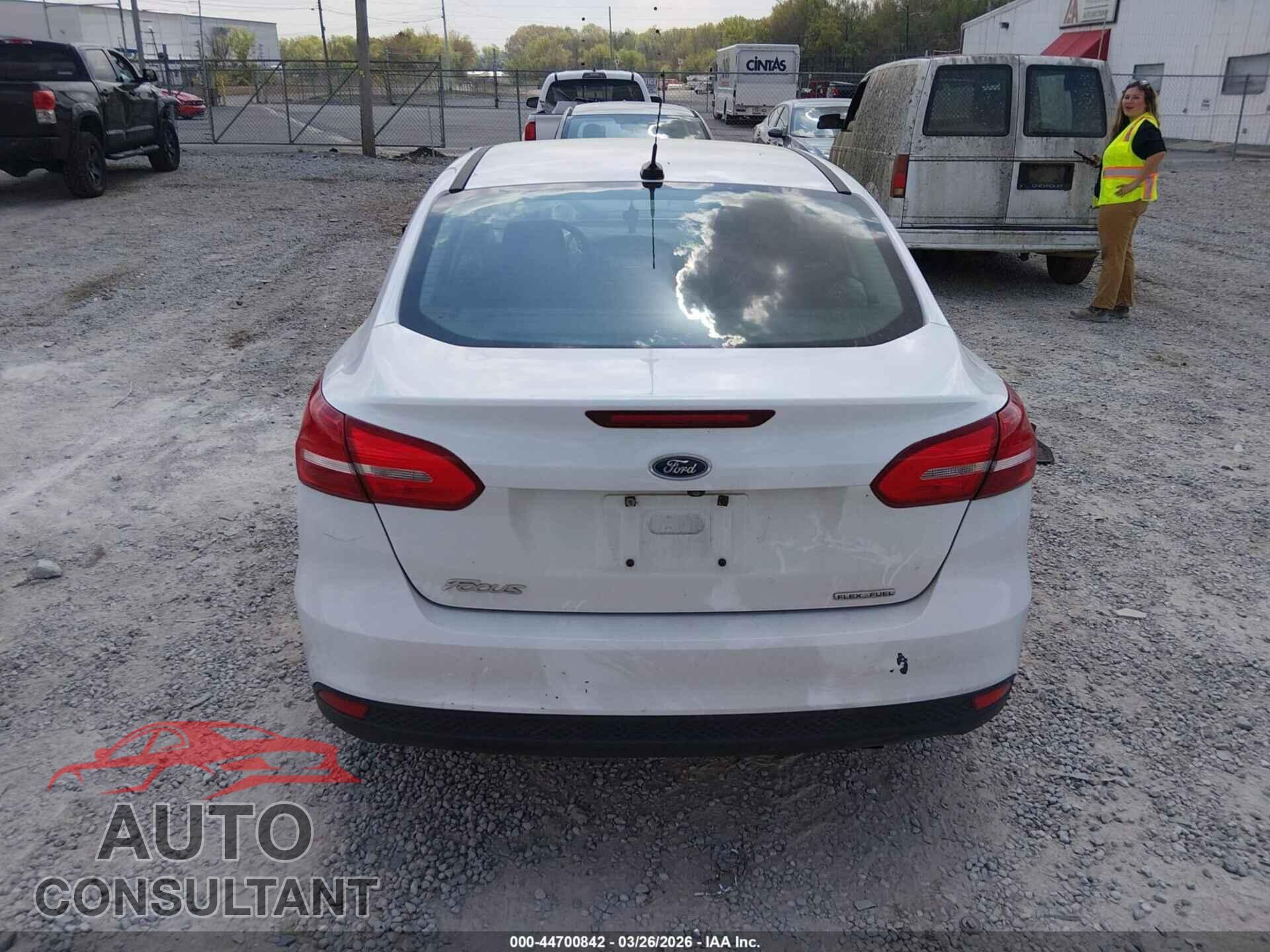 FORD FOCUS 2016 - 1FADP3E23GL399591