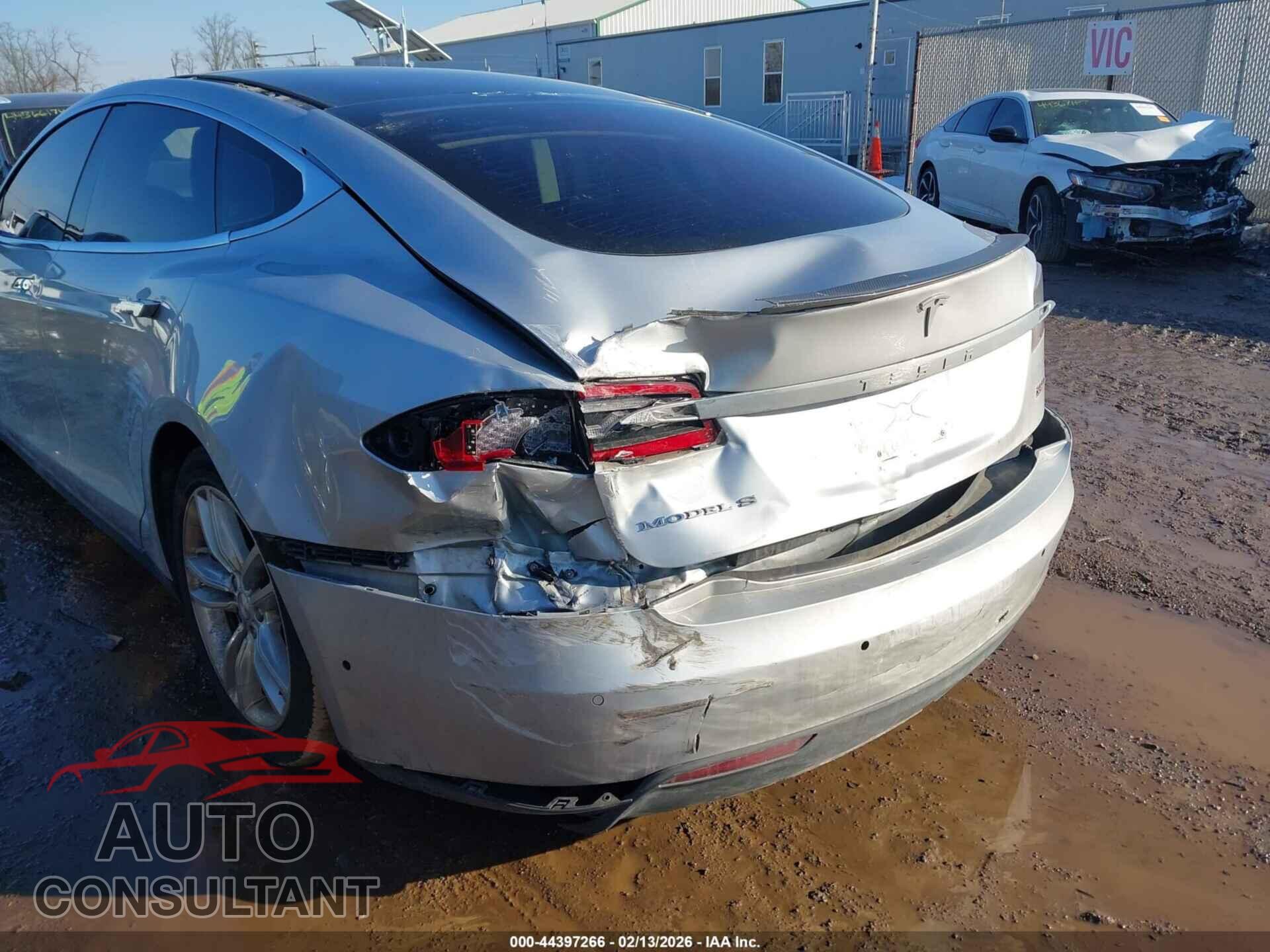 TESLA MODEL S 2015 - 5YJSA1E4XFF114864