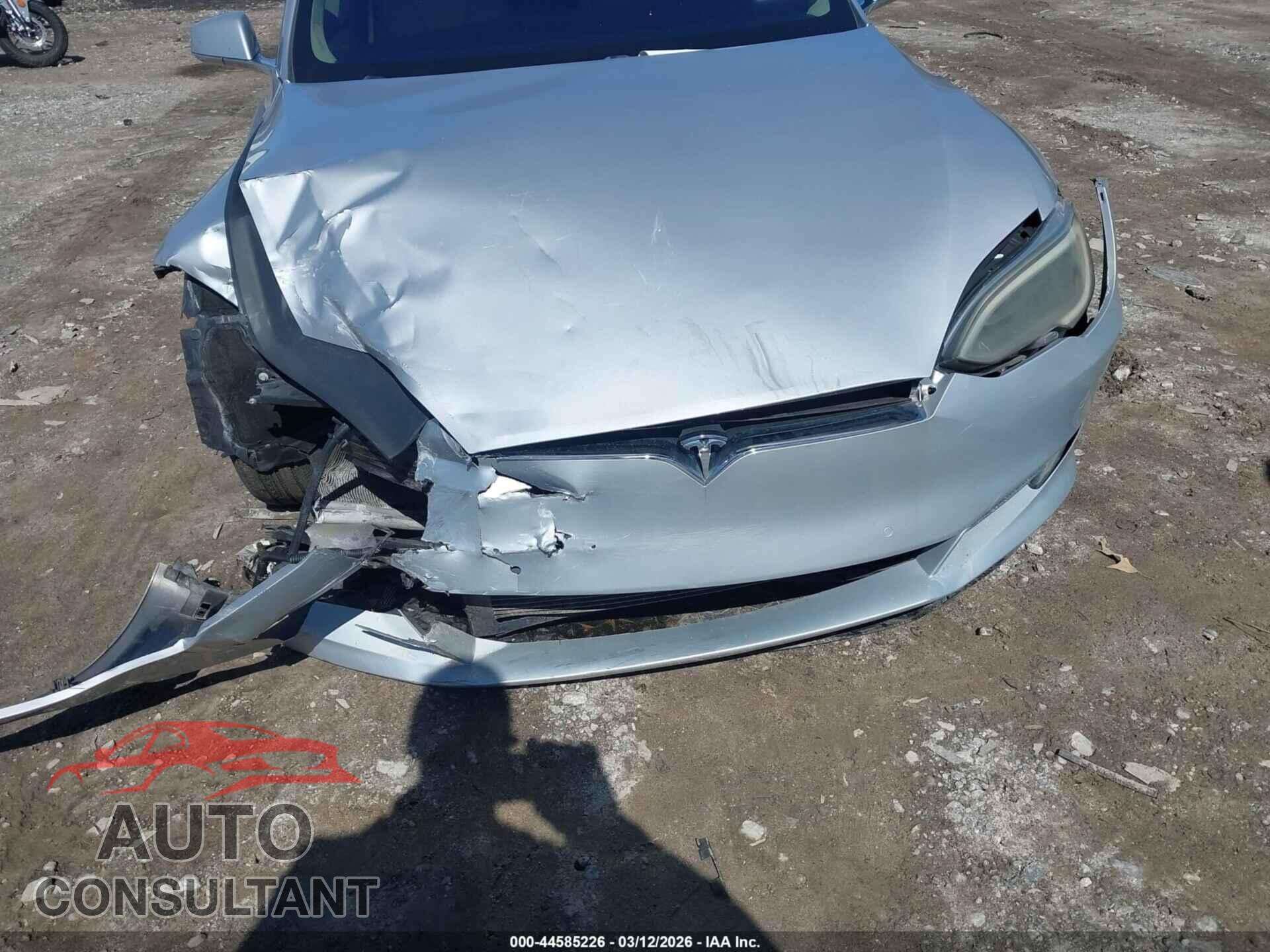 TESLA MODEL S 2018 - 5YJSA1E20JF256969