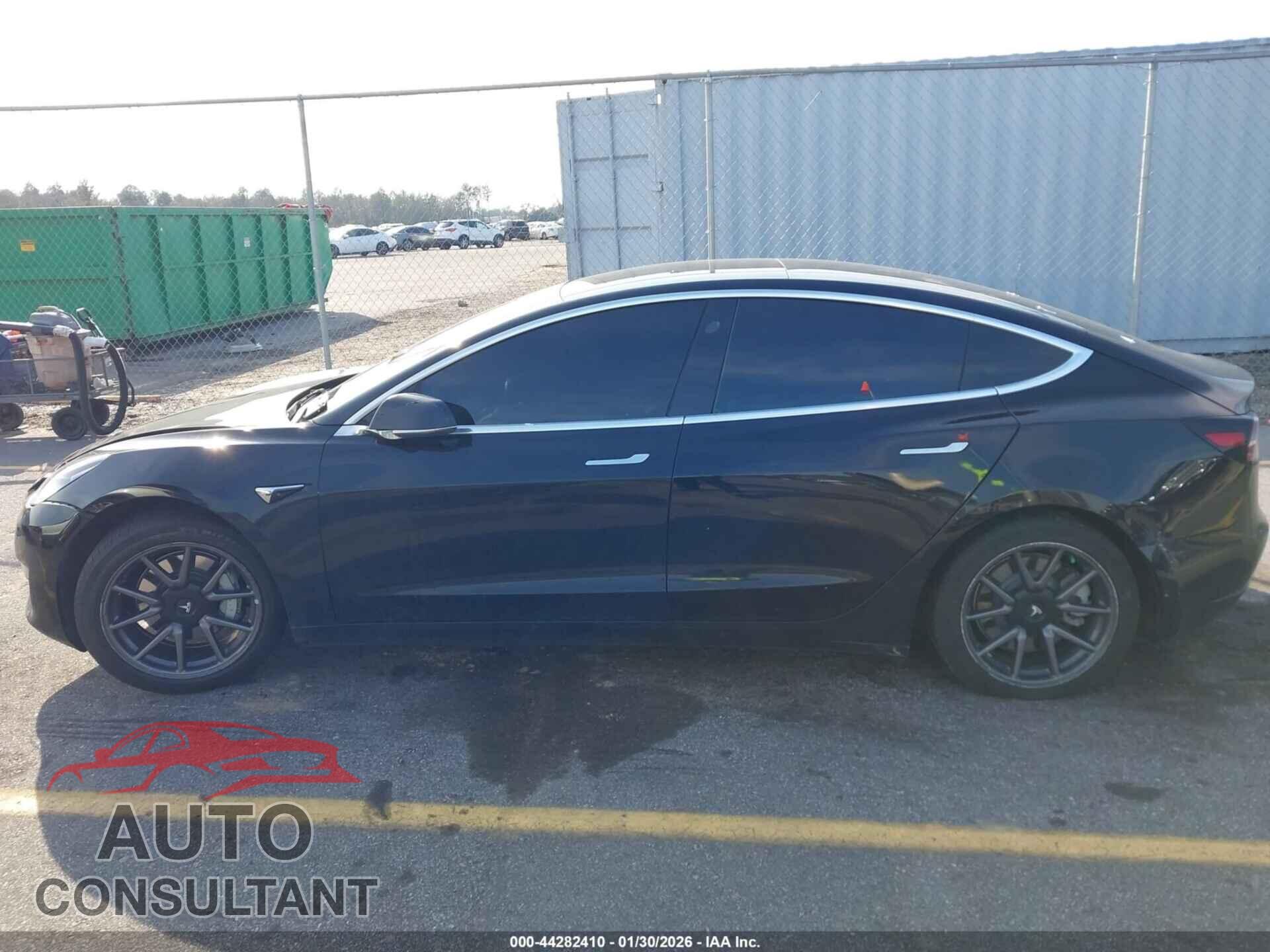 TESLA MODEL 3 2019 - 5YJ3E1EB3KF199192