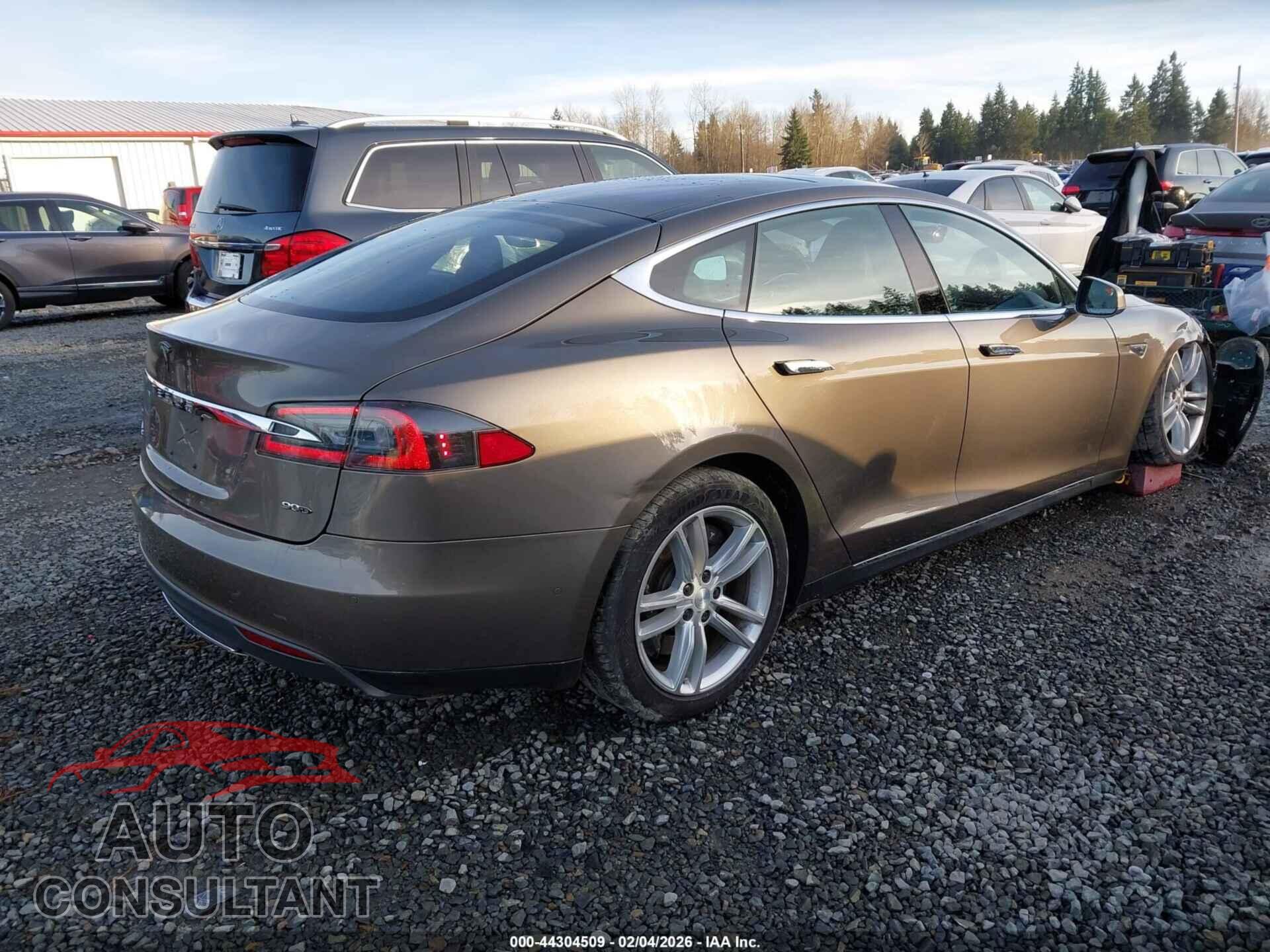 TESLA MODEL S 2015 - 5YJSA1E25FF101793