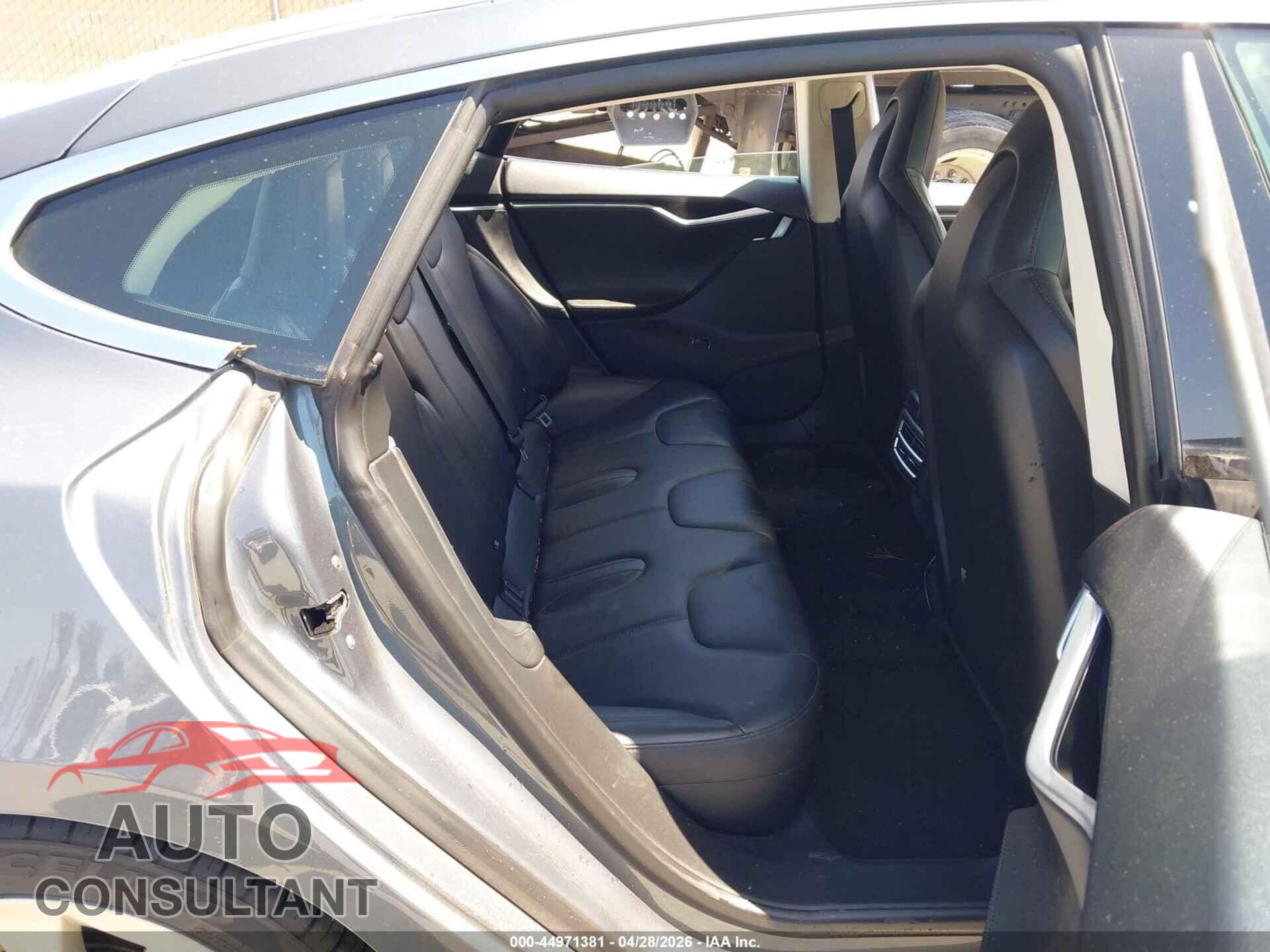 TESLA MODEL S 2013 - 5YJSA1DN8DFP28982