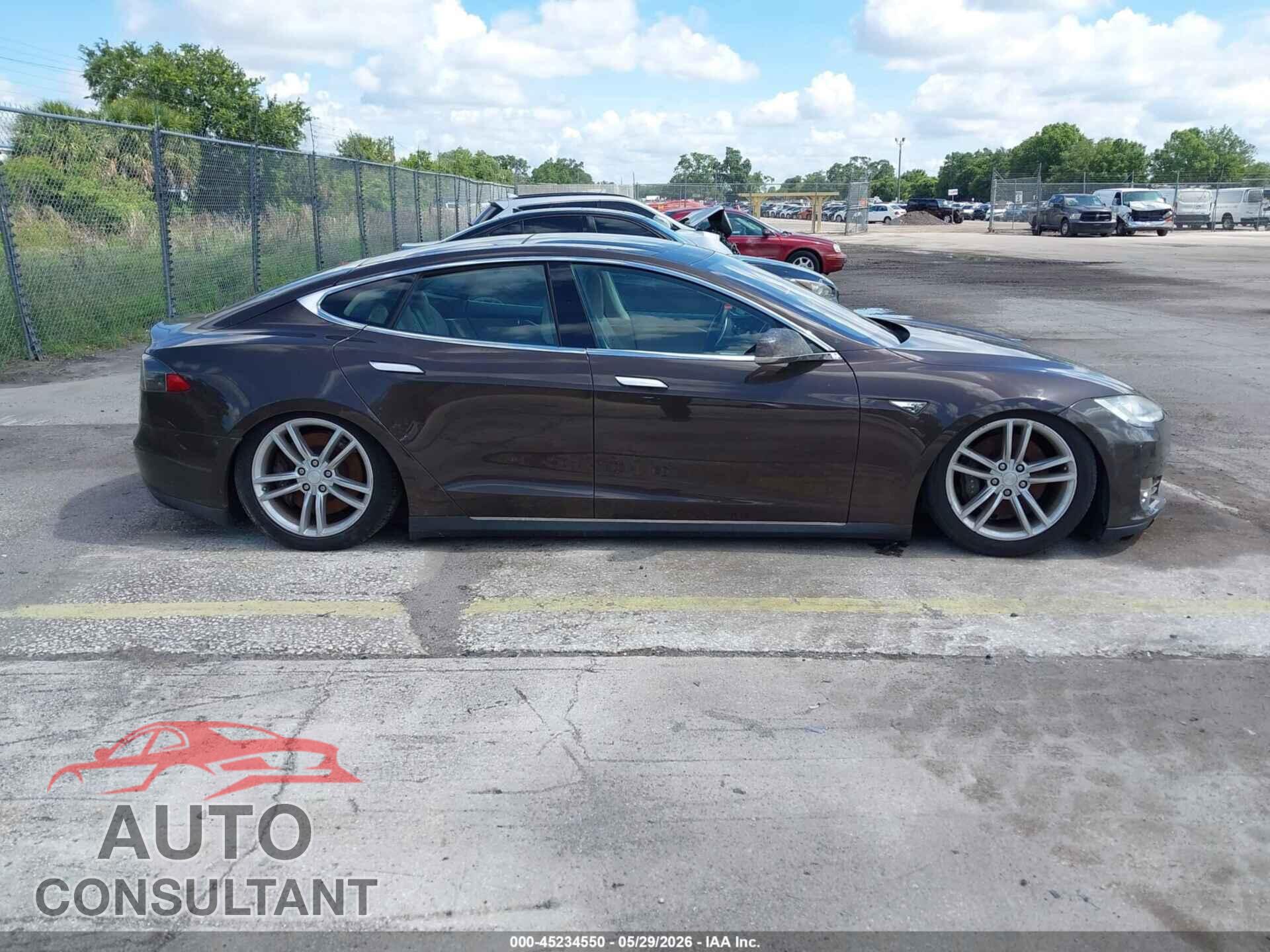 TESLA MODEL S 2013 - 5YJSA1DN6DFP11498