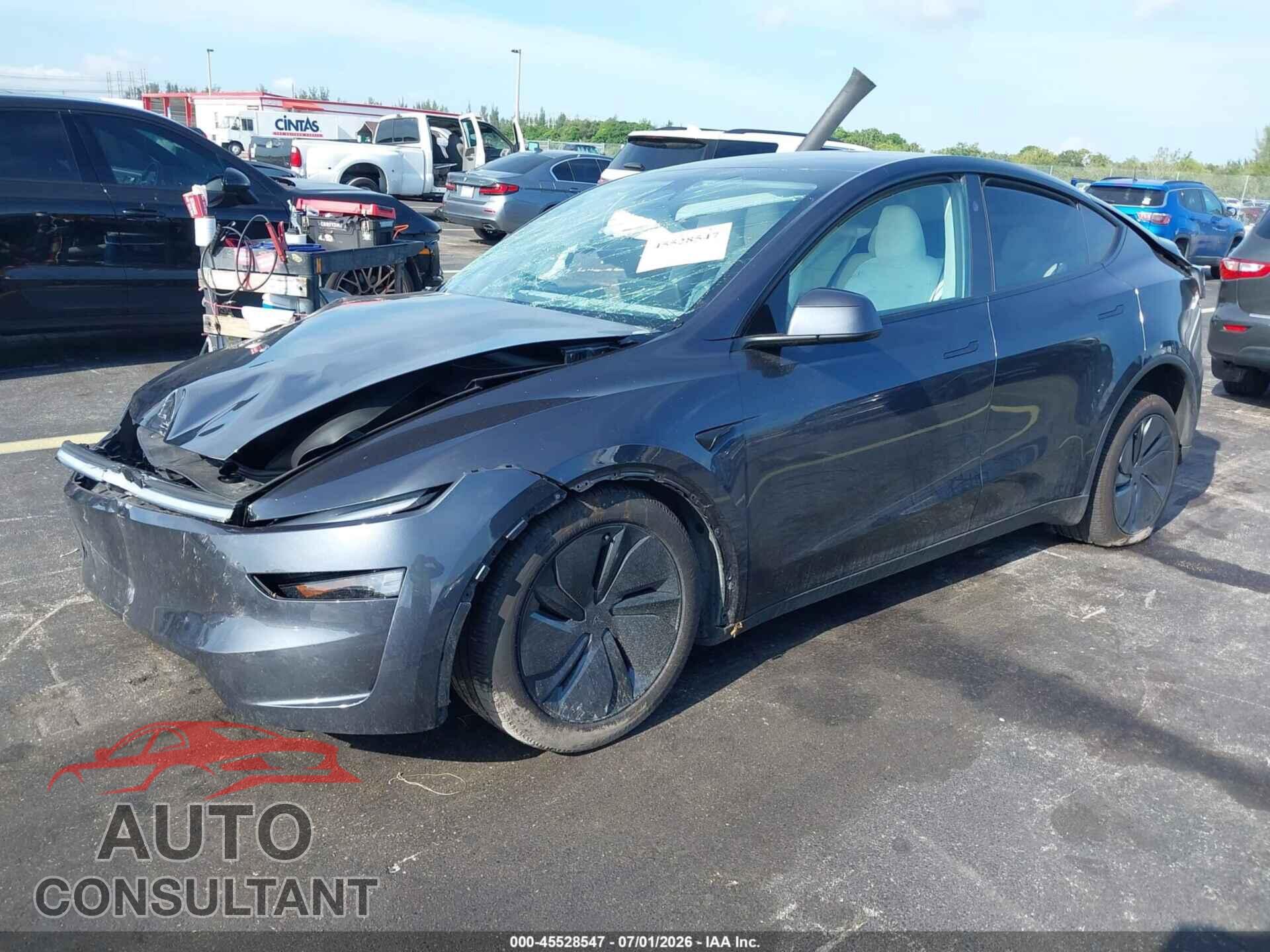 TESLA MODEL Y 2026 - 7SAYGDEE5TA410485