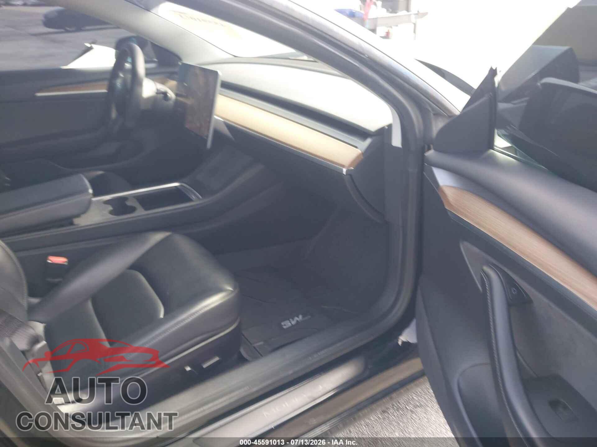 TESLA MODEL 3 2022 - 5YJ3E1EA7NF110185