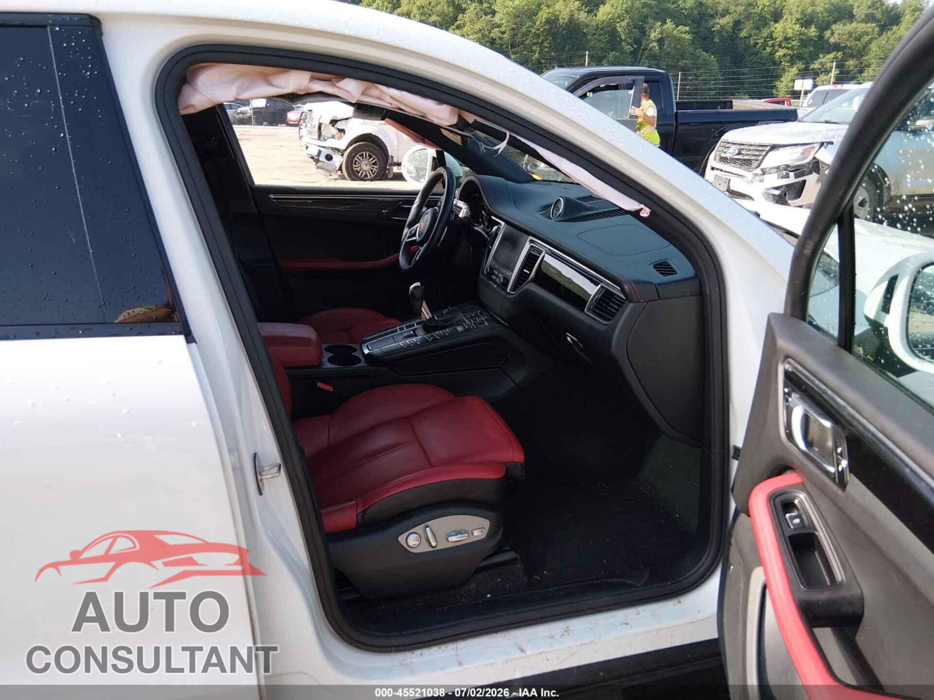 PORSCHE MACAN 2018 - WP1AA2A50JLB11007